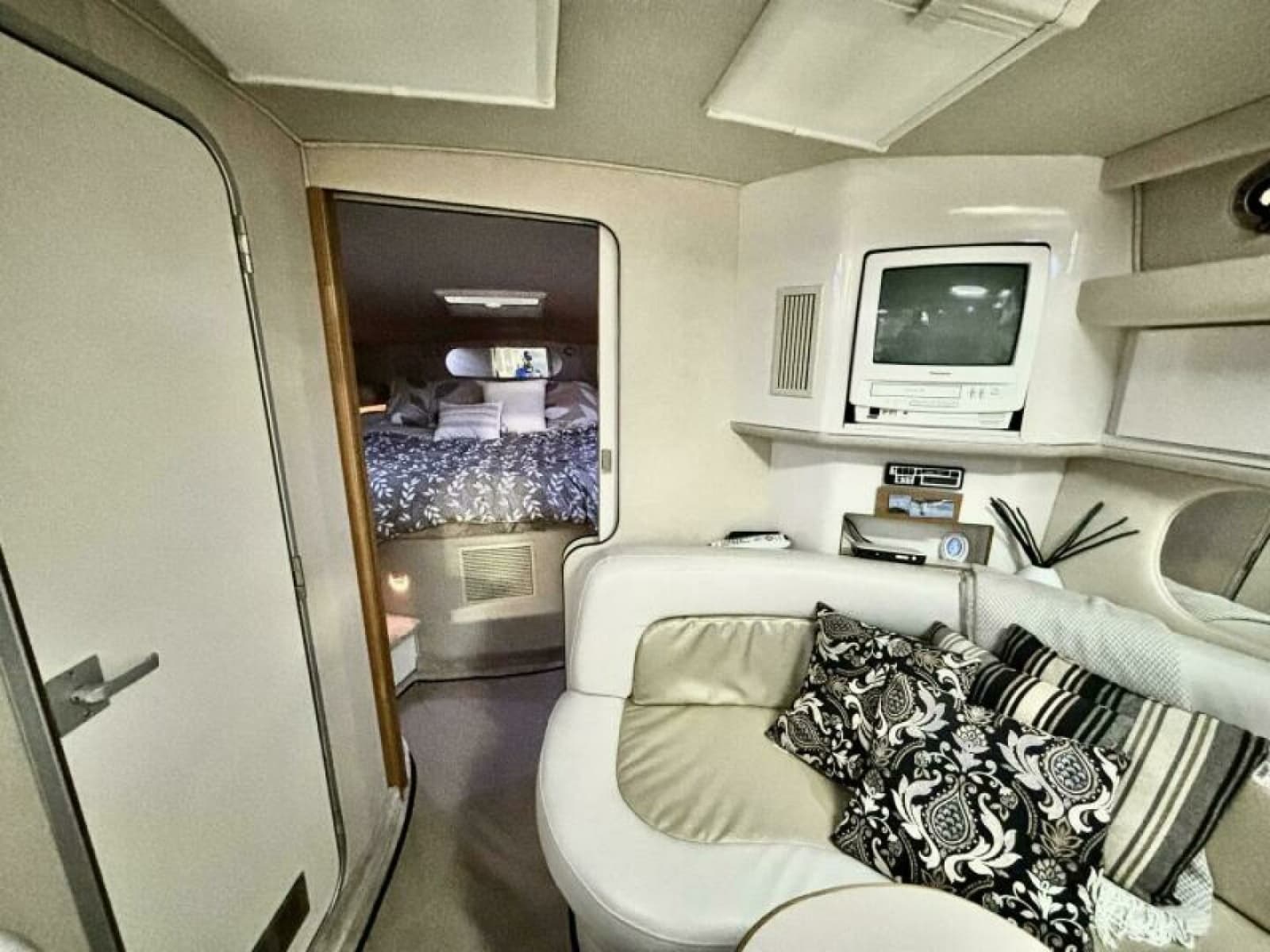 1995 Sea Ray 370 Sundancer - Photo 27