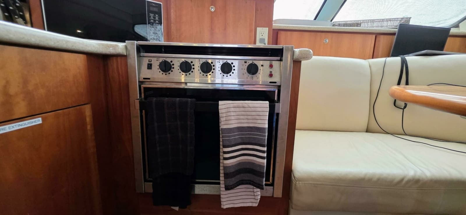 2000 Silverton 453 Motor Yacht - Photo 39