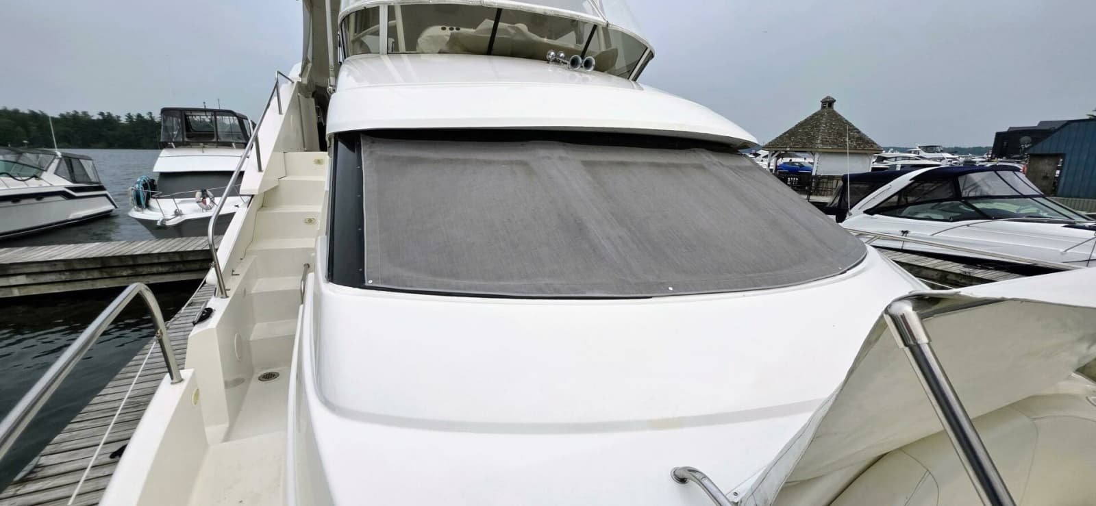 2000 Silverton 453 Motor Yacht - Photo 16