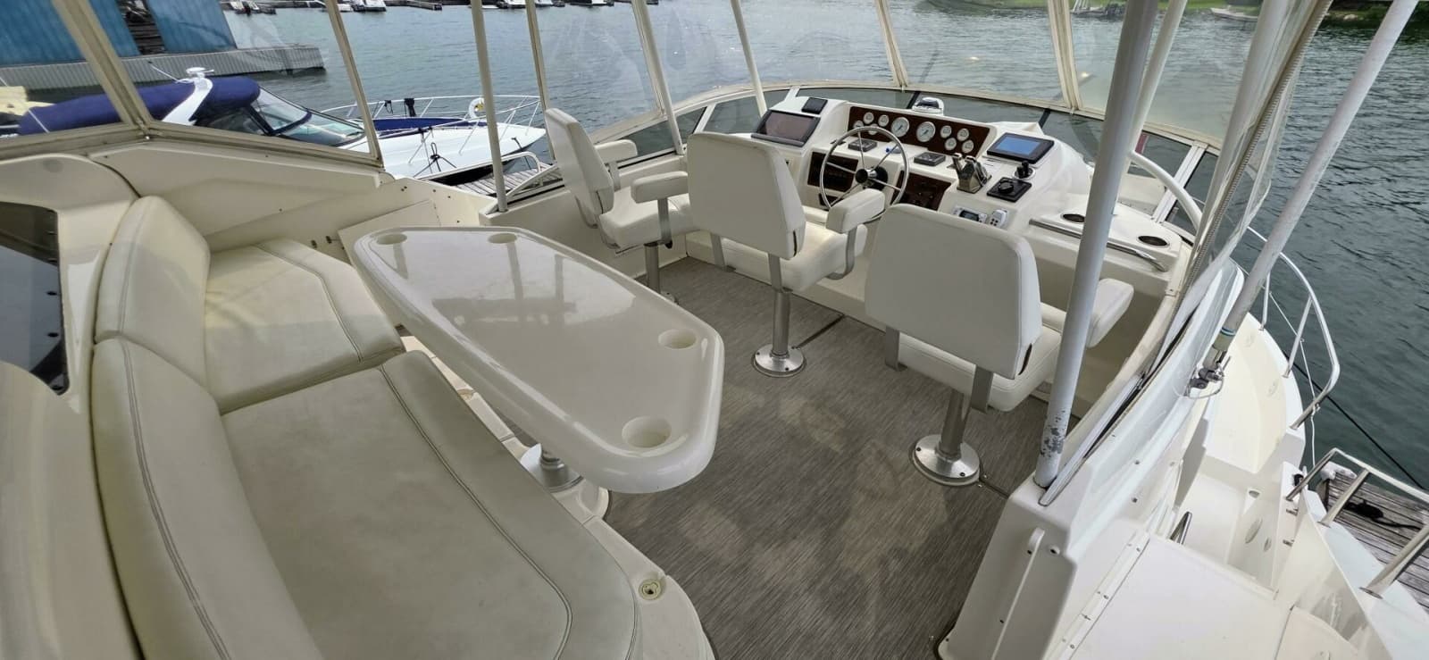 2000 Silverton 453 Motor Yacht - Photo 18