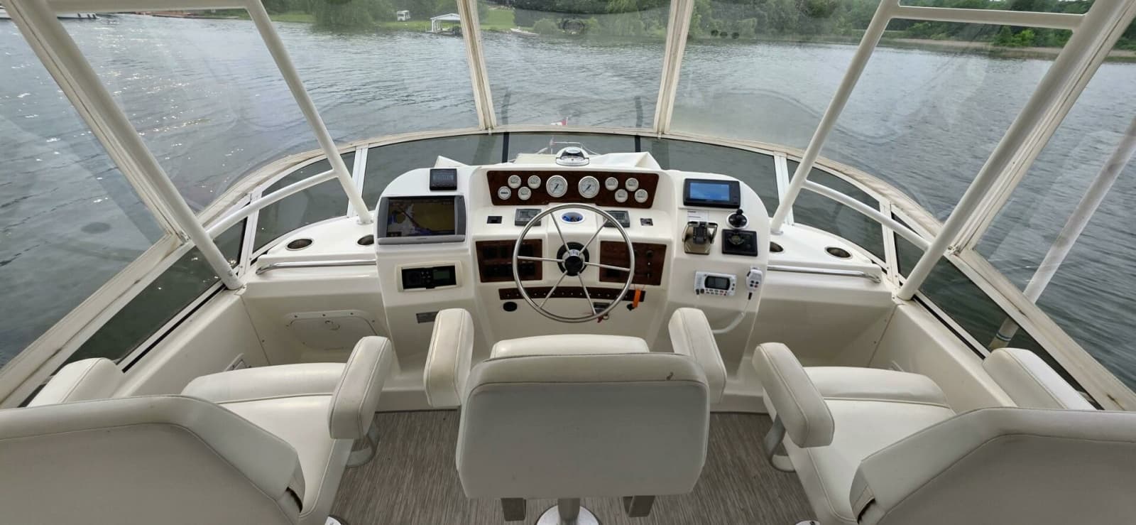 2000 Silverton 453 Motor Yacht - Photo 20