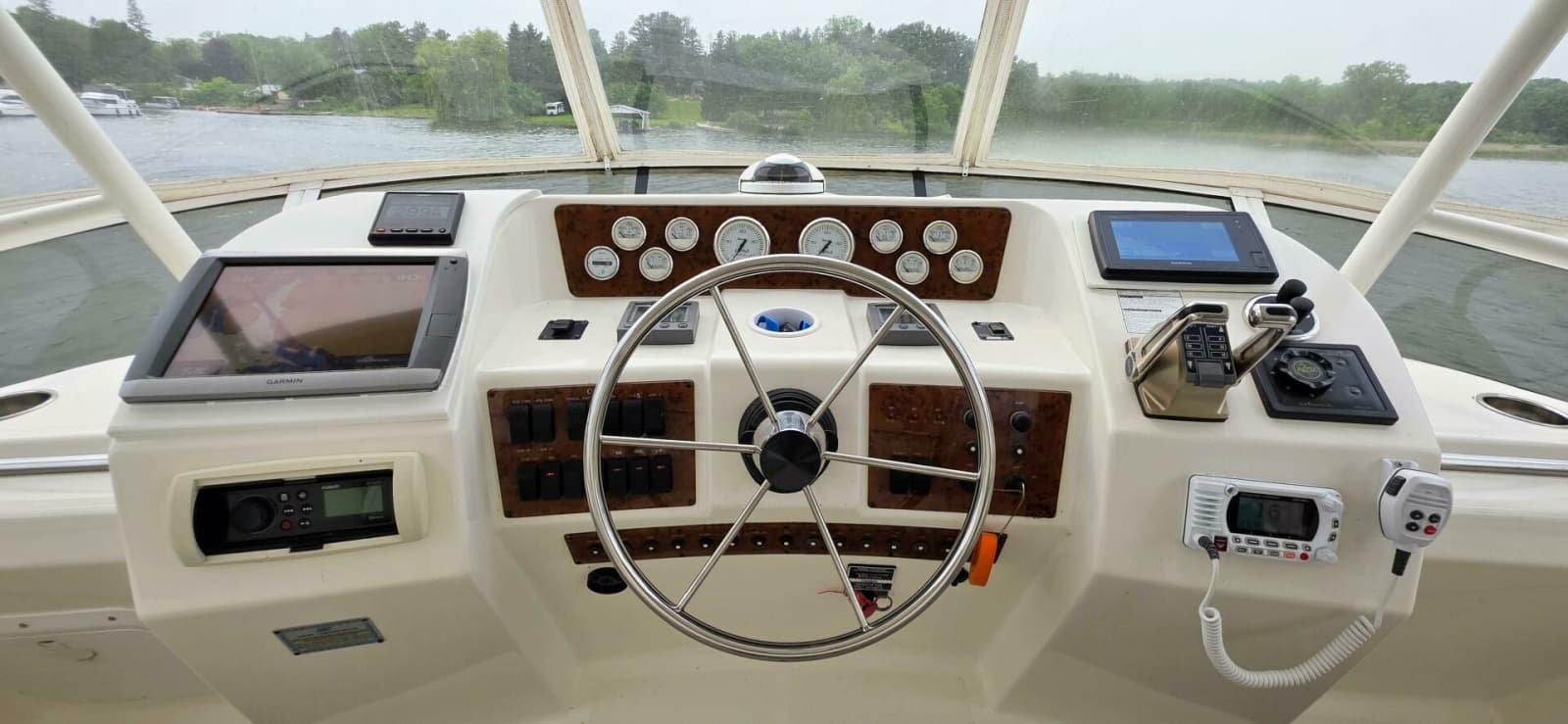 2000 Silverton 453 Motor Yacht - Photo 23