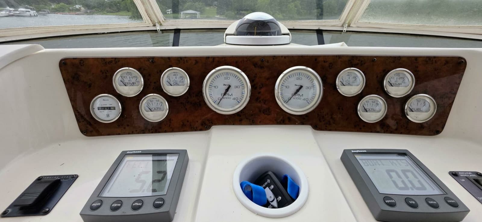 2000 Silverton 453 Motor Yacht - Photo 26