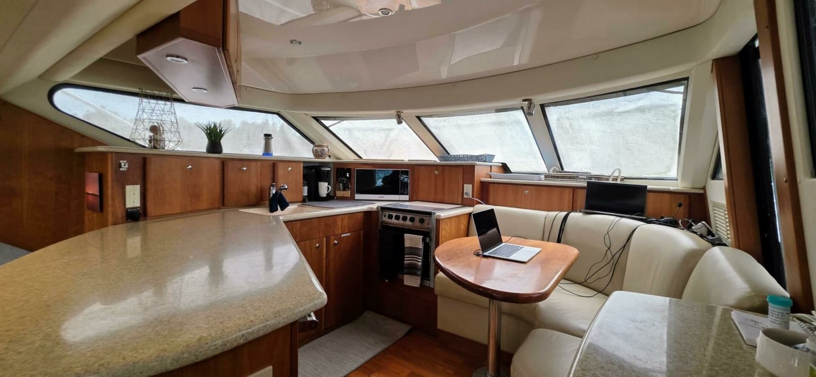 2000 Silverton 453 Motor Yacht - Photo 36