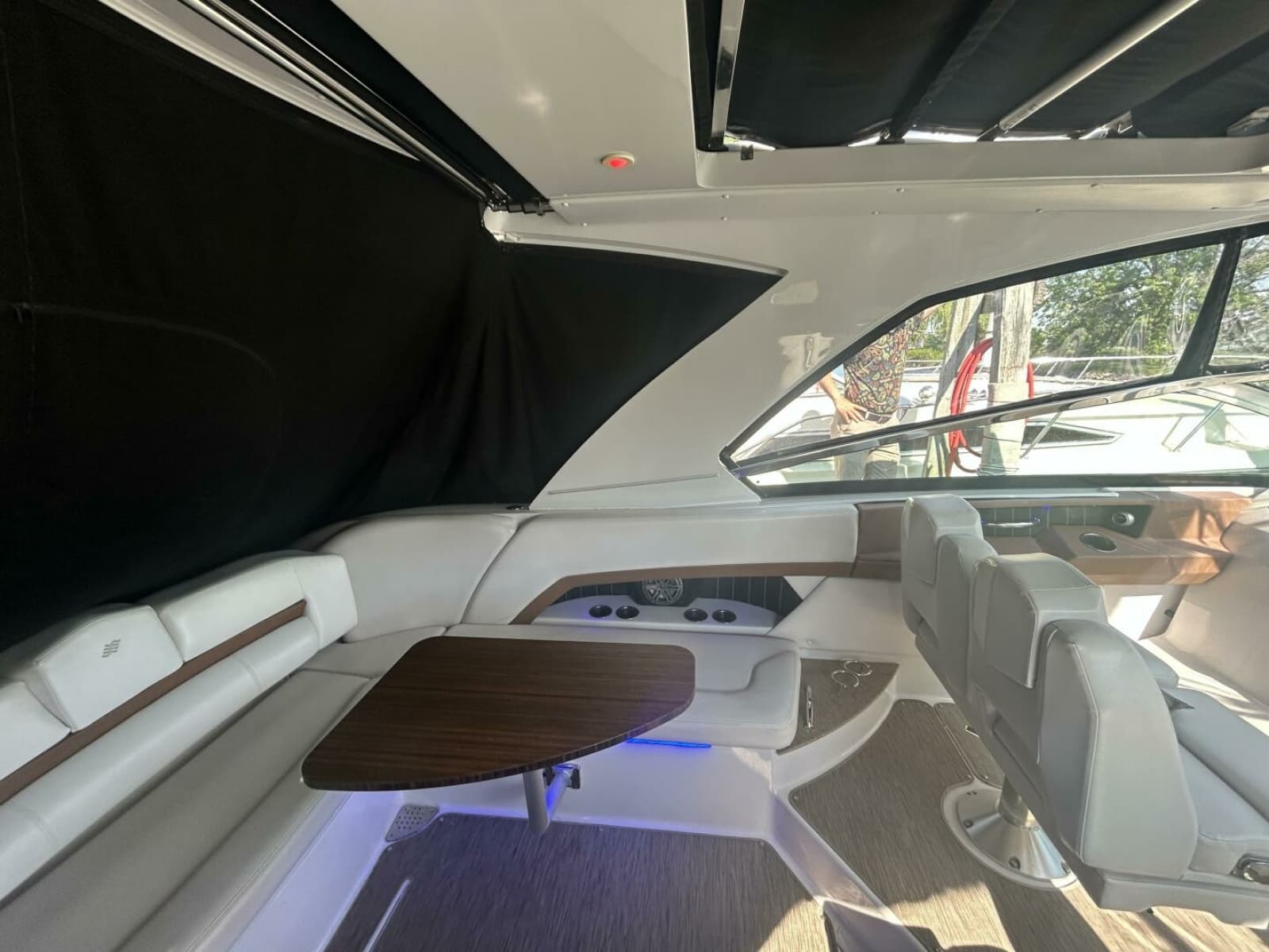 2017 Four Winns H350 - Photo 16