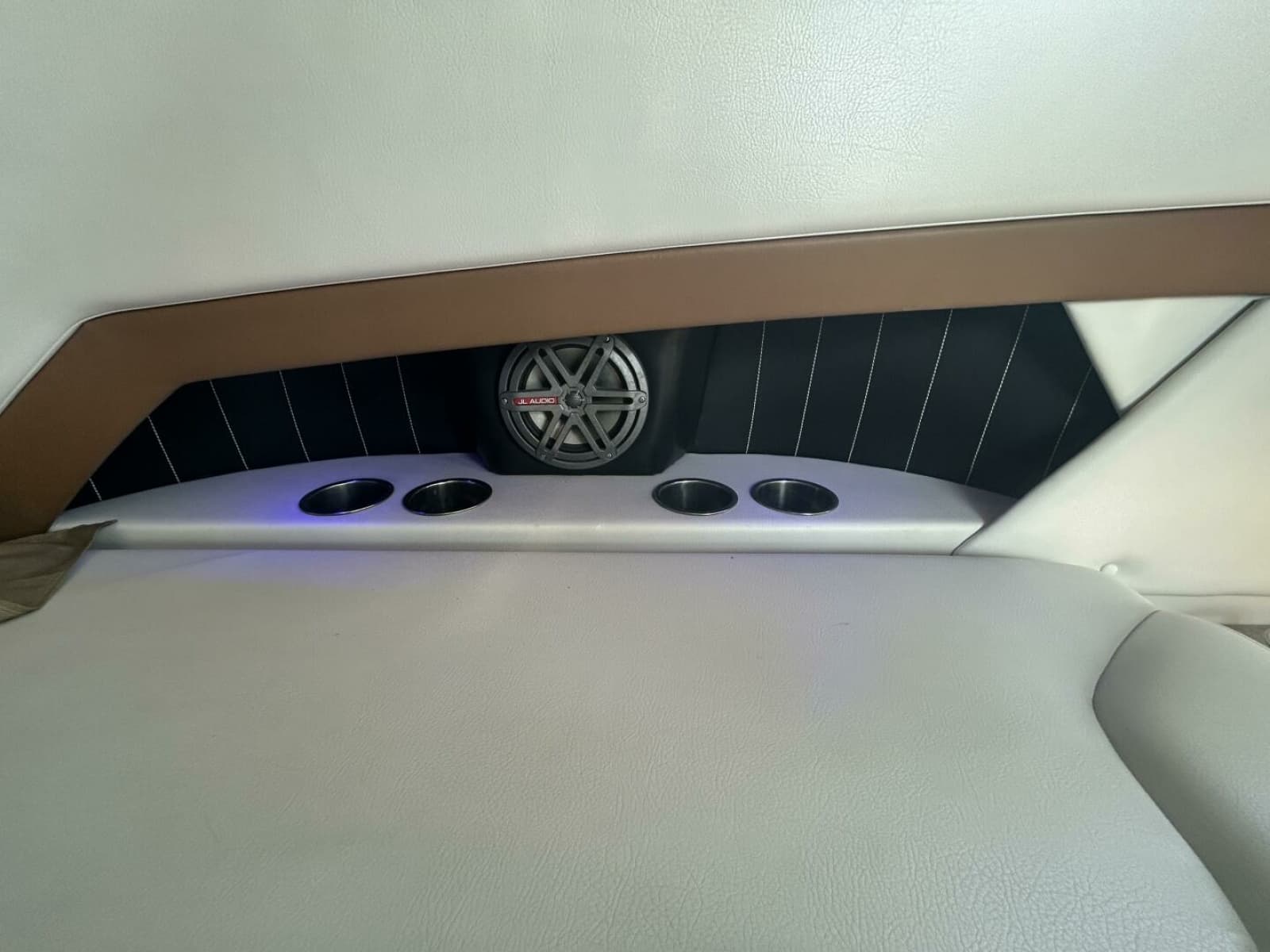 2017 Four Winns H350 - Photo 27