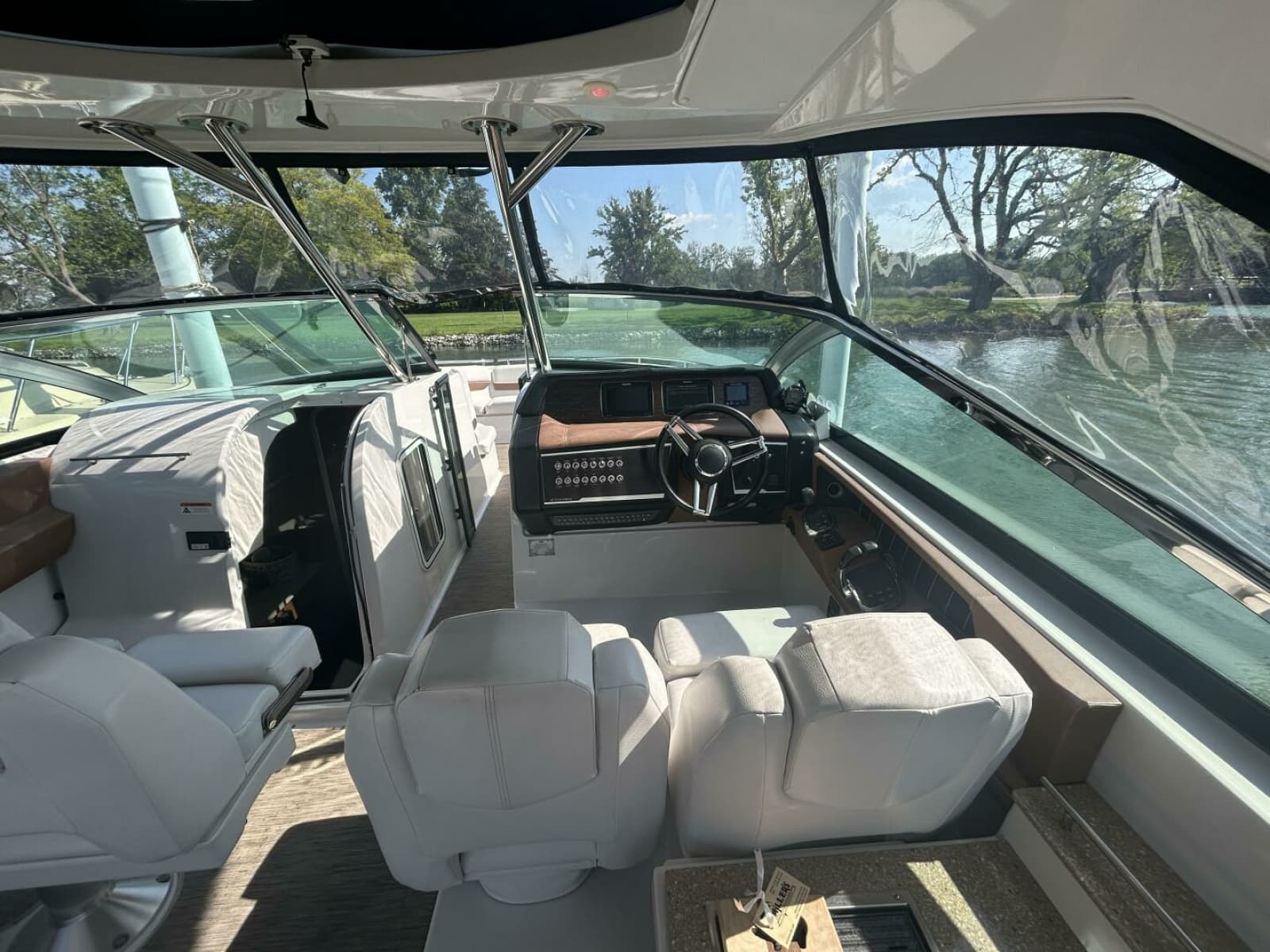 2017 Four Winns H350 - Photo 17