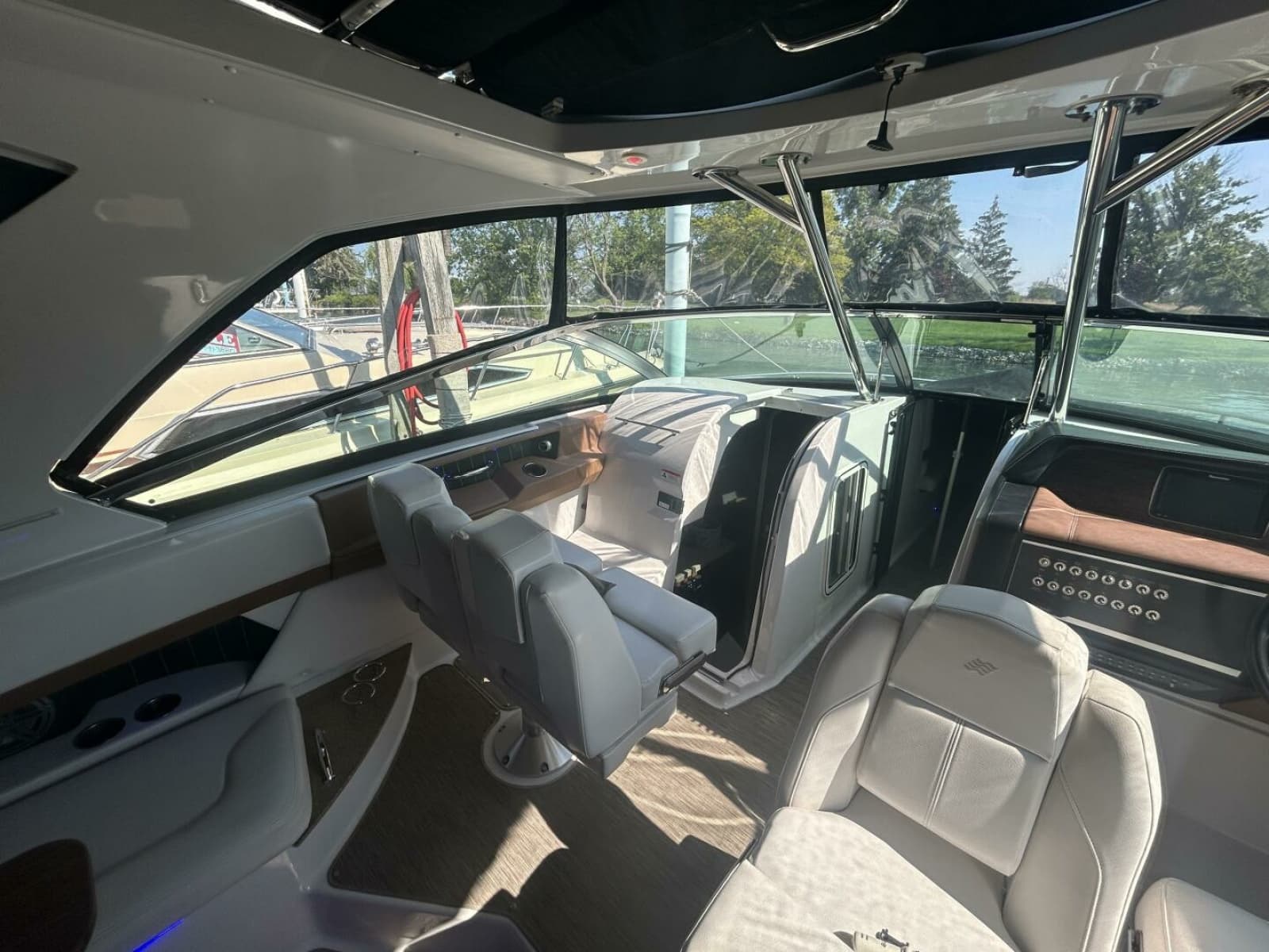2017 Four Winns H350 - Photo 20