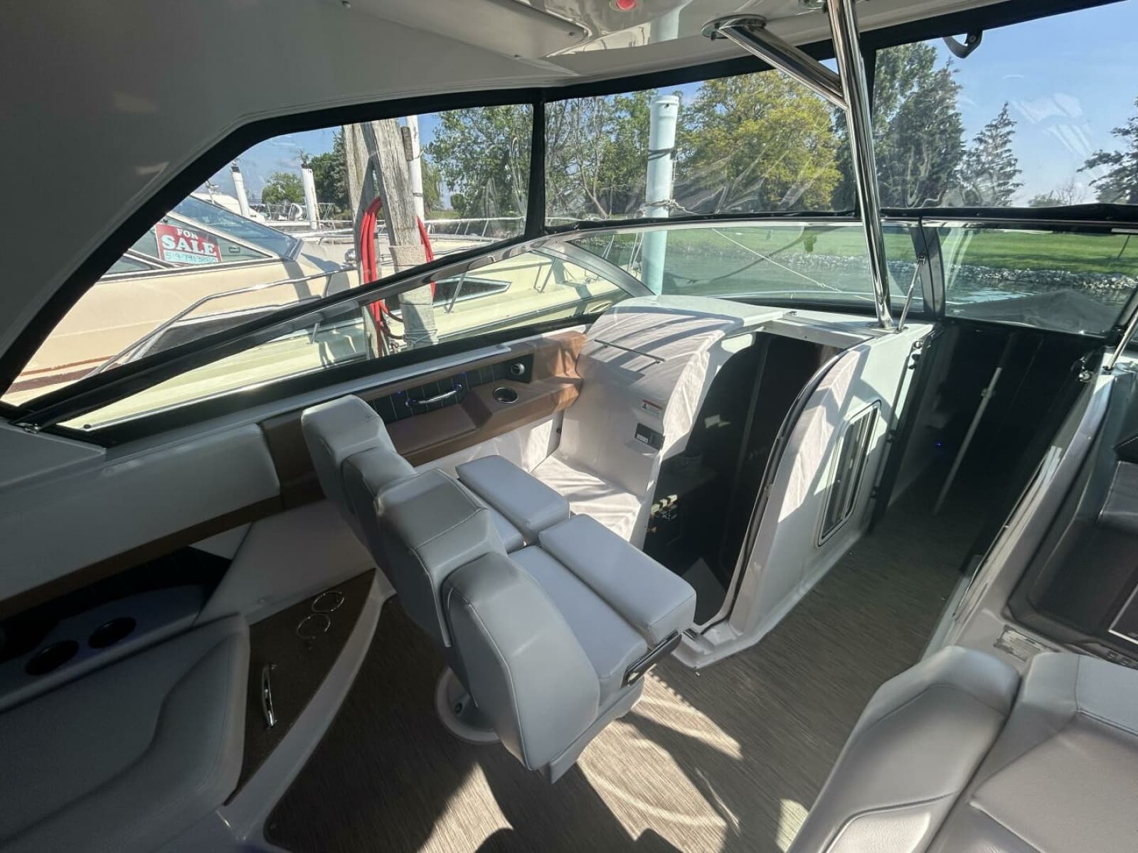 2017 Four Winns H350 - Photo 23