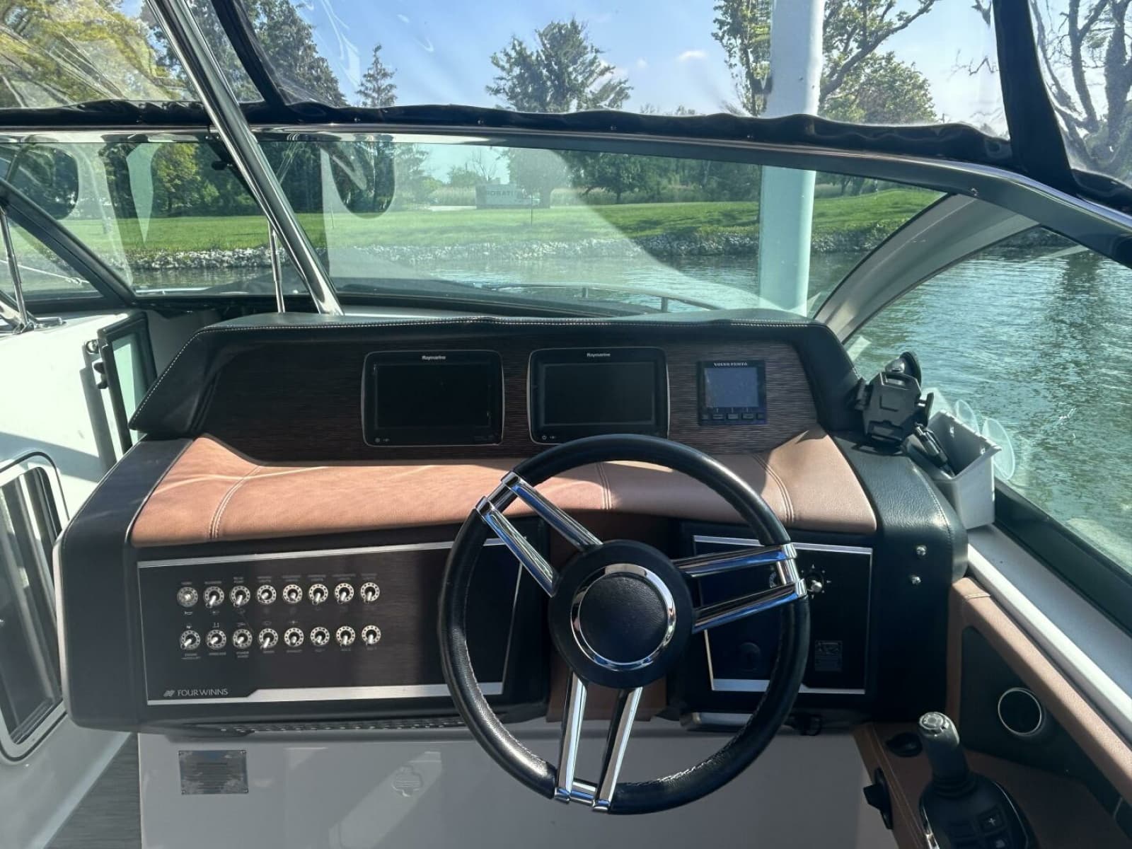 2017 Four Winns H350 - Photo 24