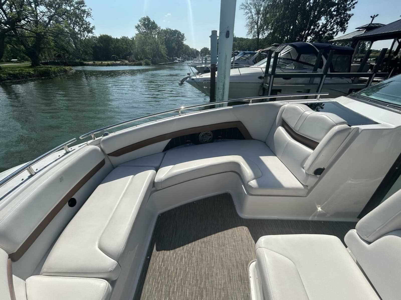 2017 Four Winns H350 - Photo 33