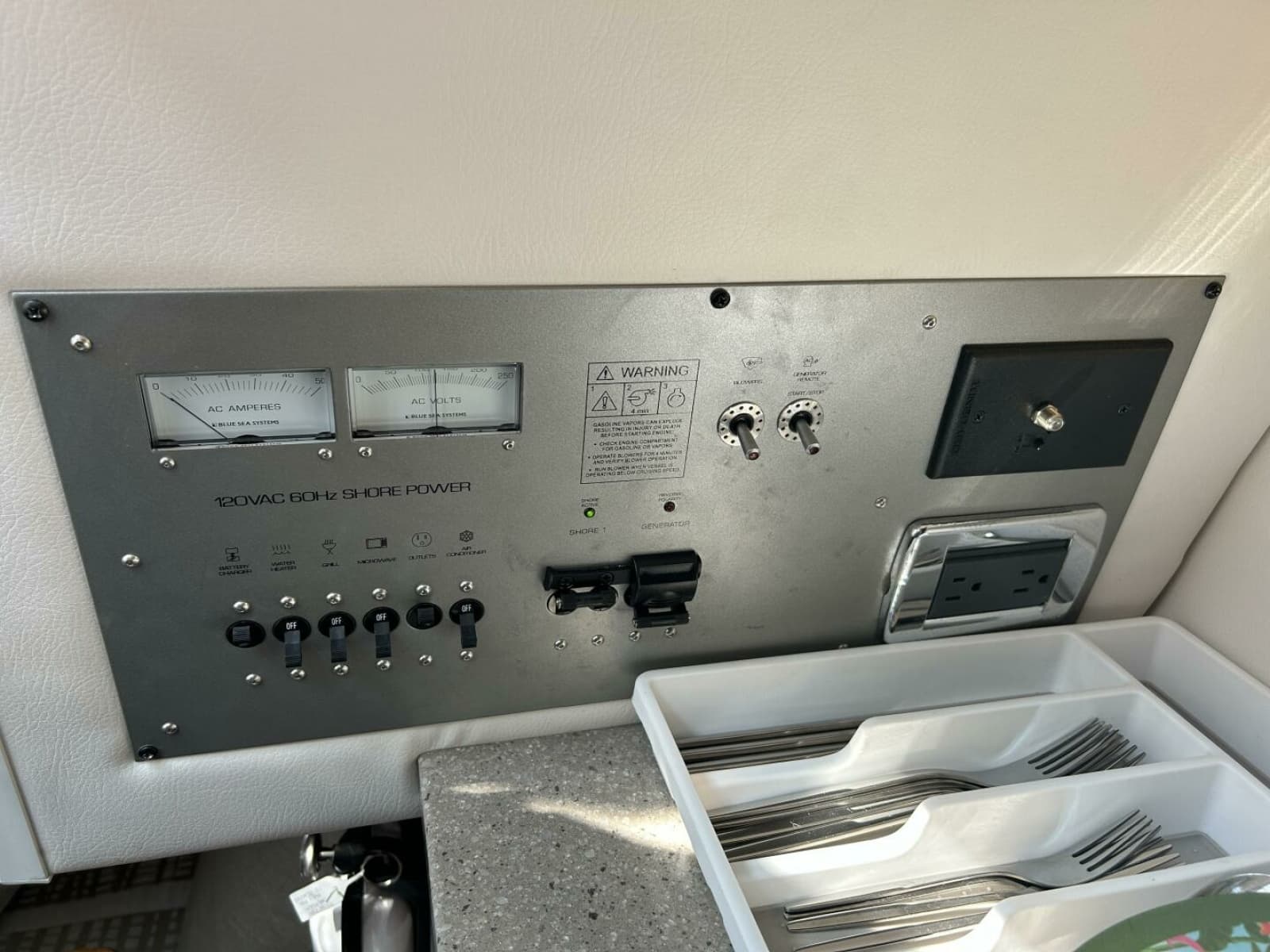 2017 Four Winns H350 - Photo 38