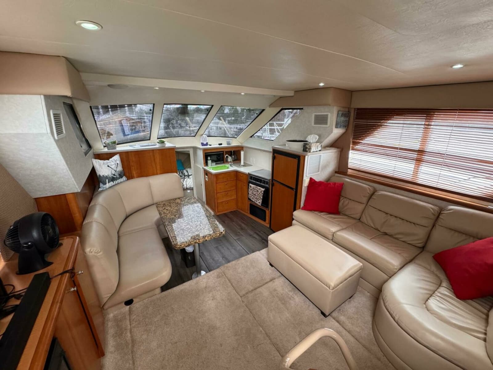 1997 Silverton 352 Motor Yacht - Photo 26