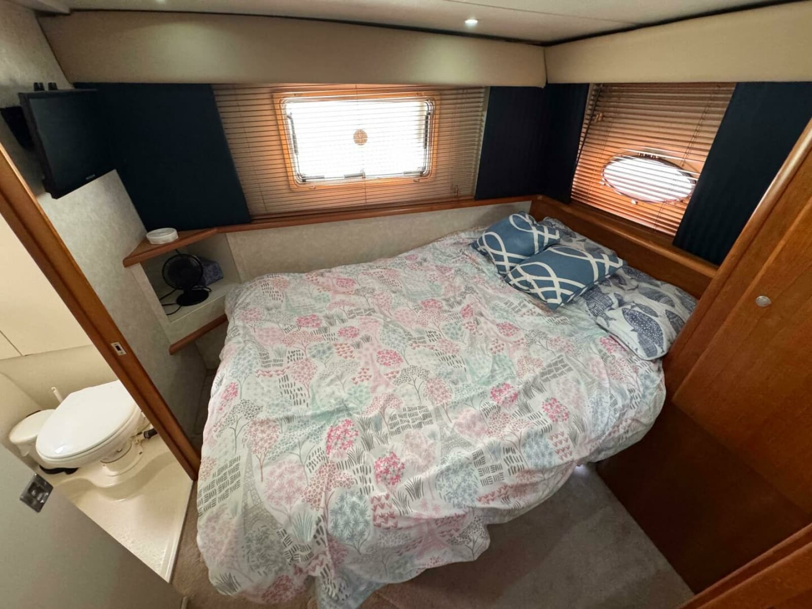 1997 Silverton 352 Motor Yacht - Photo 40