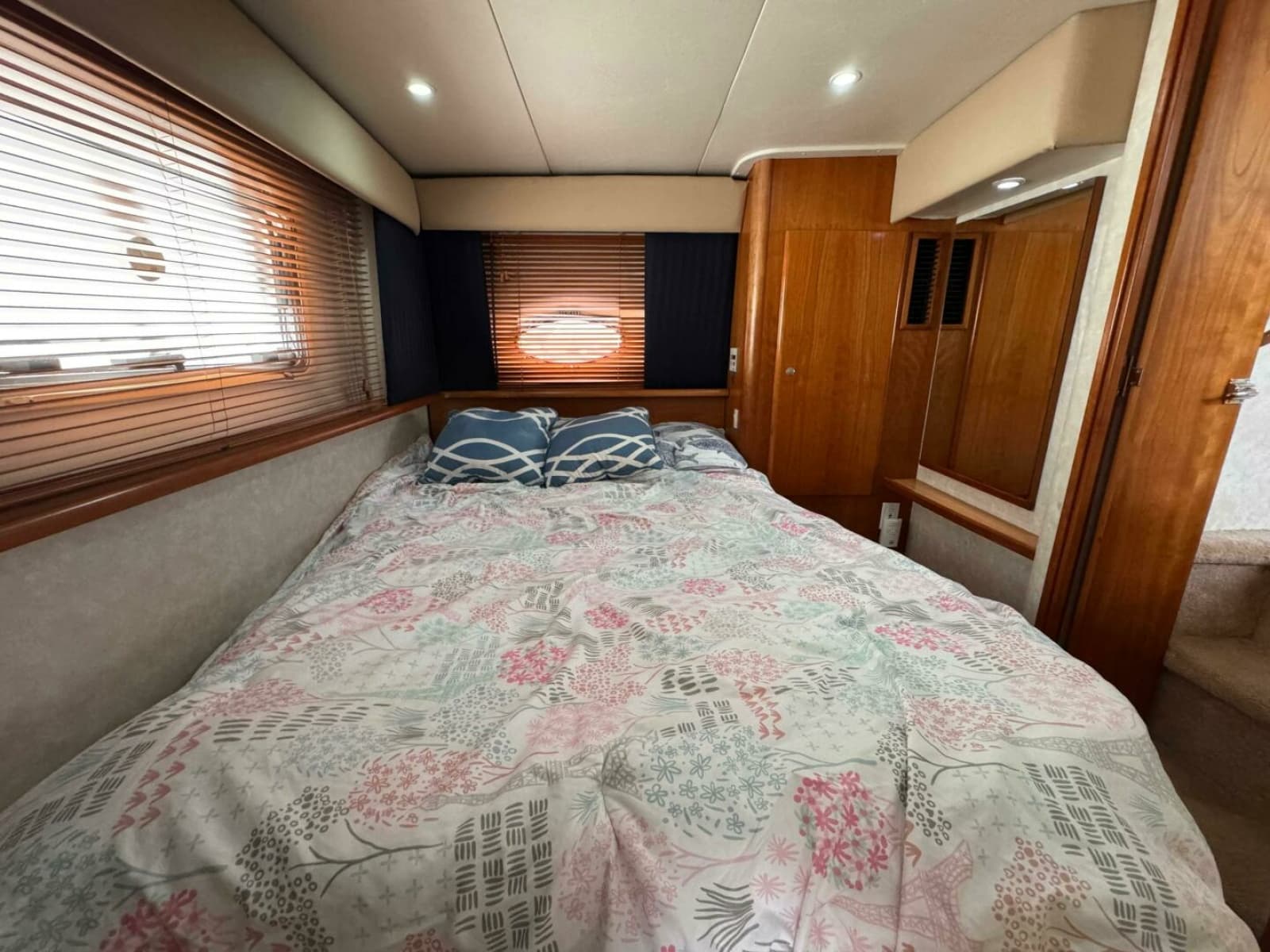 1997 Silverton 352 Motor Yacht - Photo 41