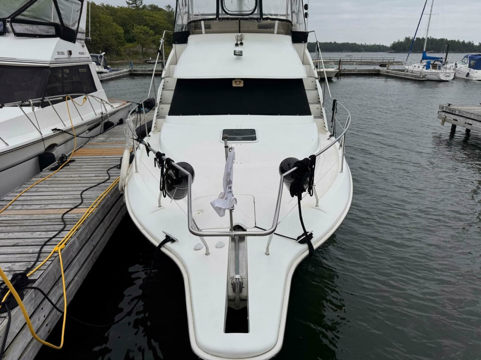 1997 Silverton 352 Motor Yacht - Photo 3
