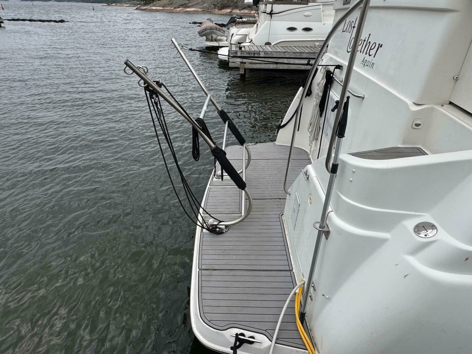 1997 Silverton 352 Motor Yacht - Photo 7