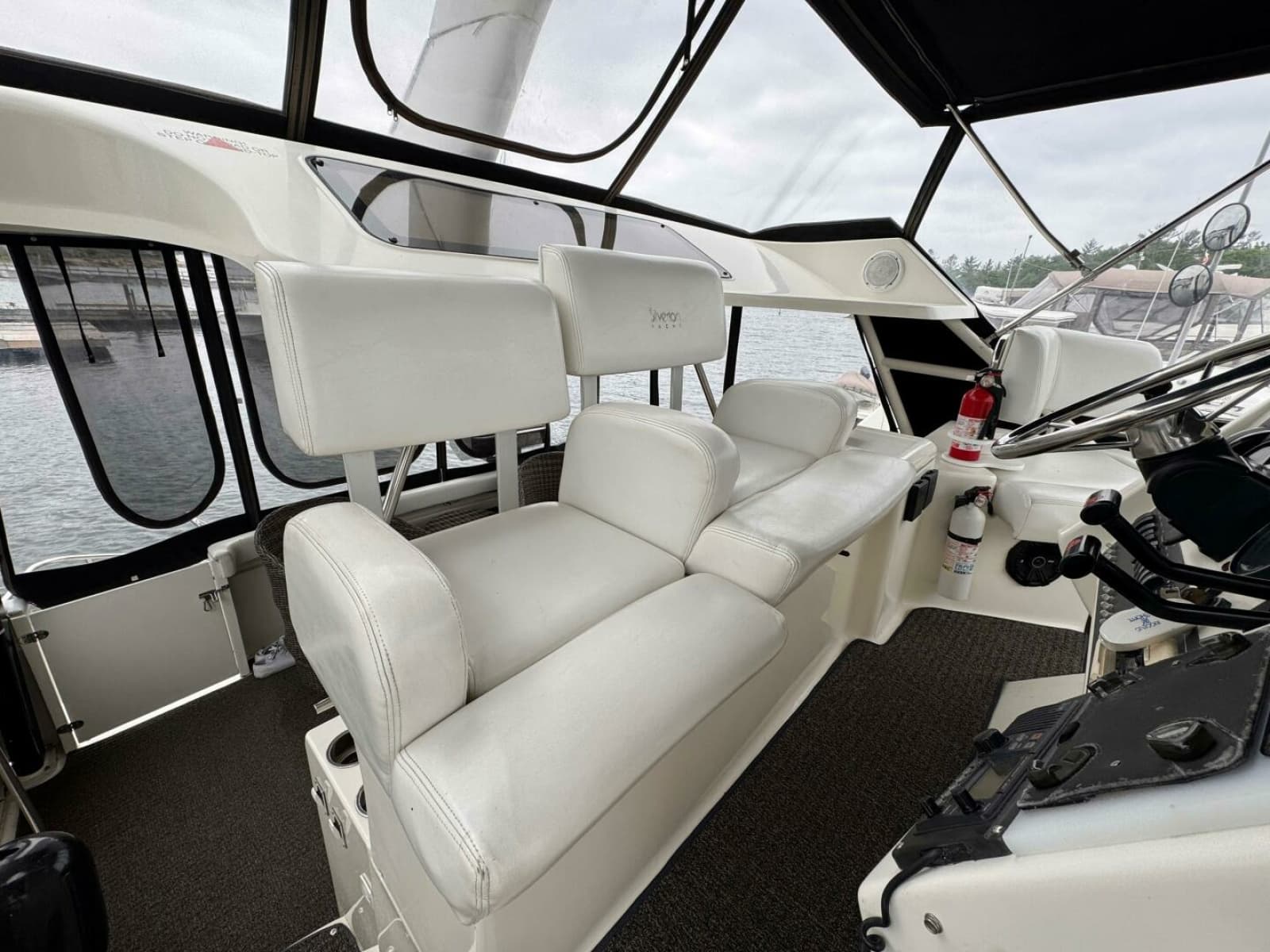 1997 Silverton 352 Motor Yacht - Photo 10