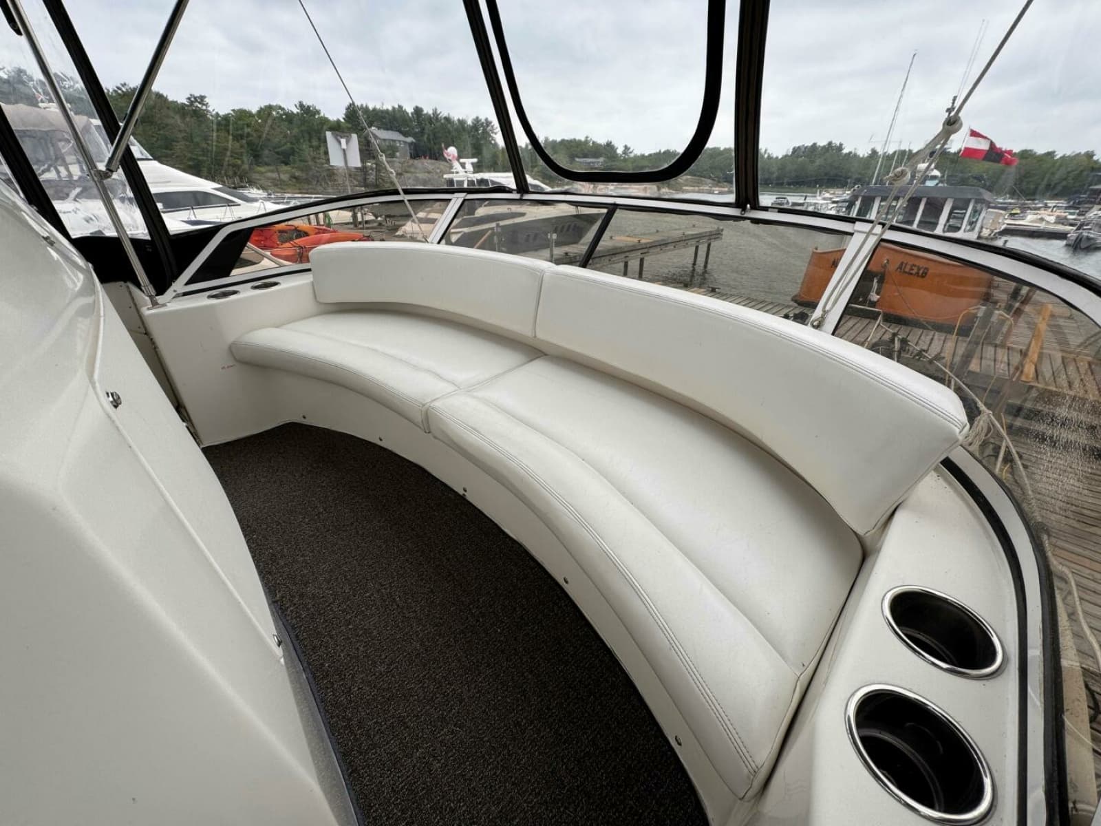 1997 Silverton 352 Motor Yacht - Photo 11