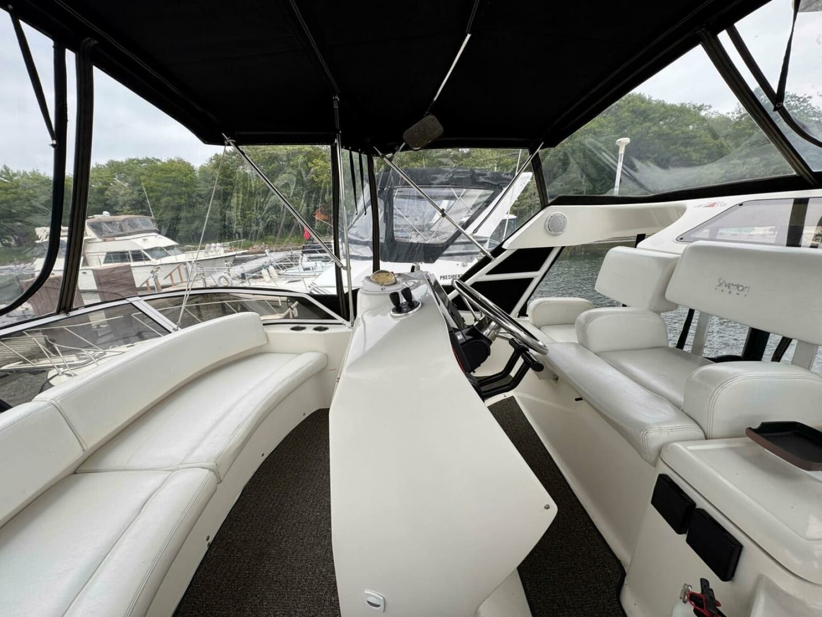 1997 Silverton 352 Motor Yacht - Photo 19