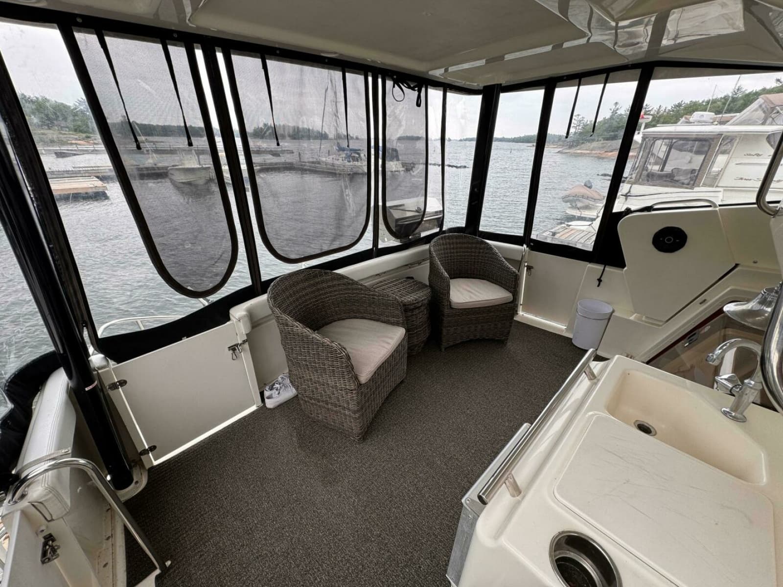 1997 Silverton 352 Motor Yacht - Photo 21