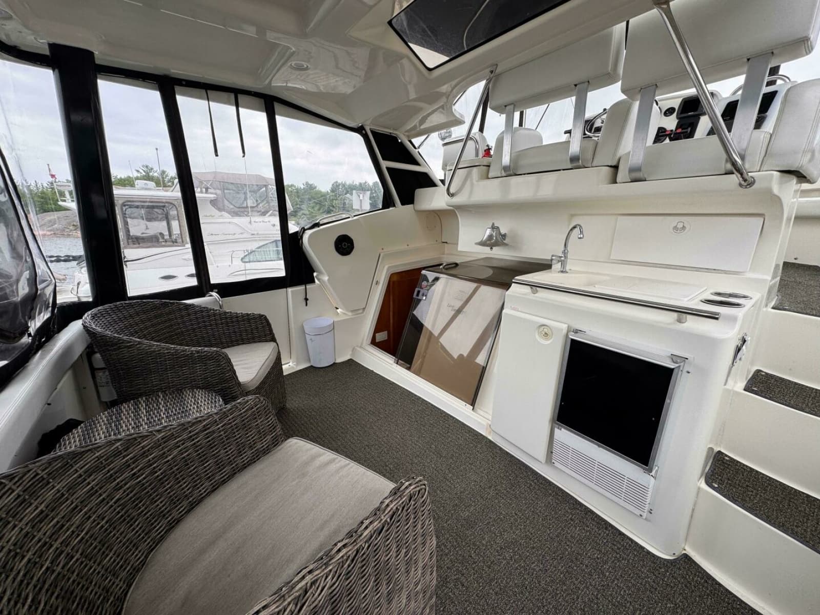 1997 Silverton 352 Motor Yacht - Photo 22