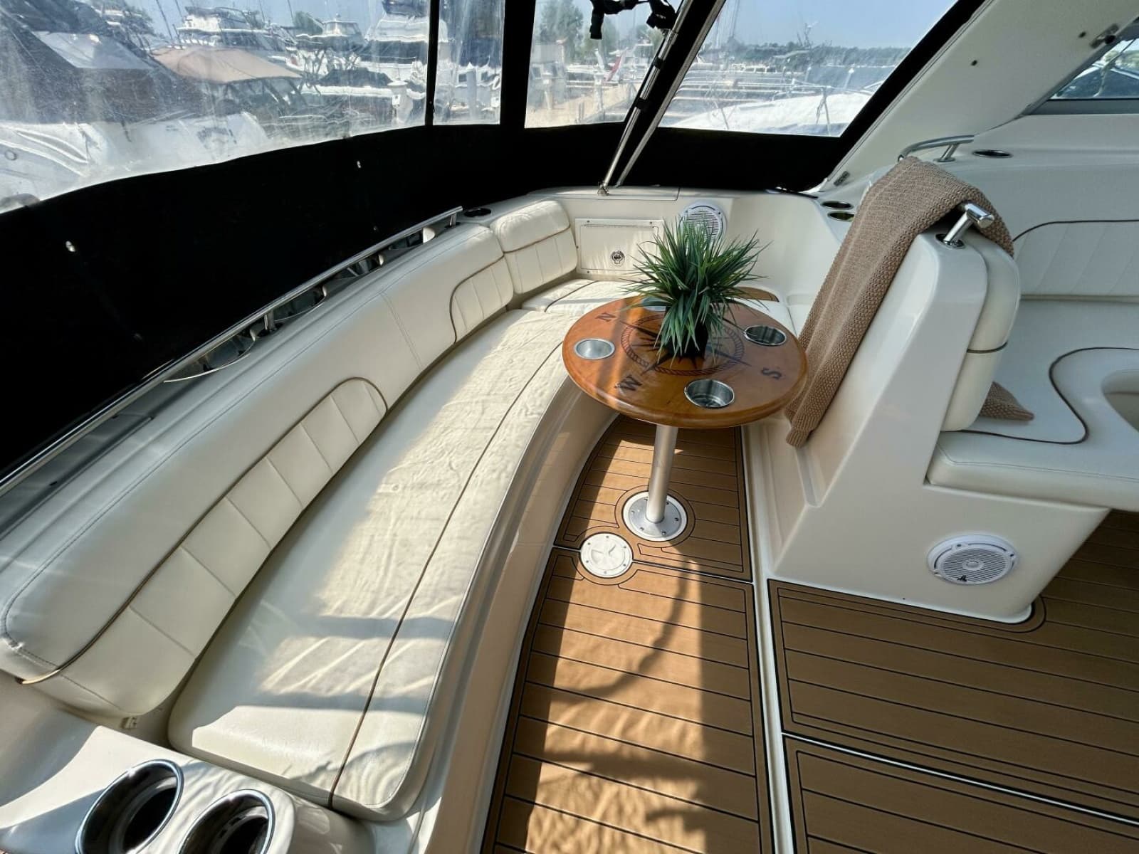 2003 Rinker 310 Fiesta Vee - Photo 8