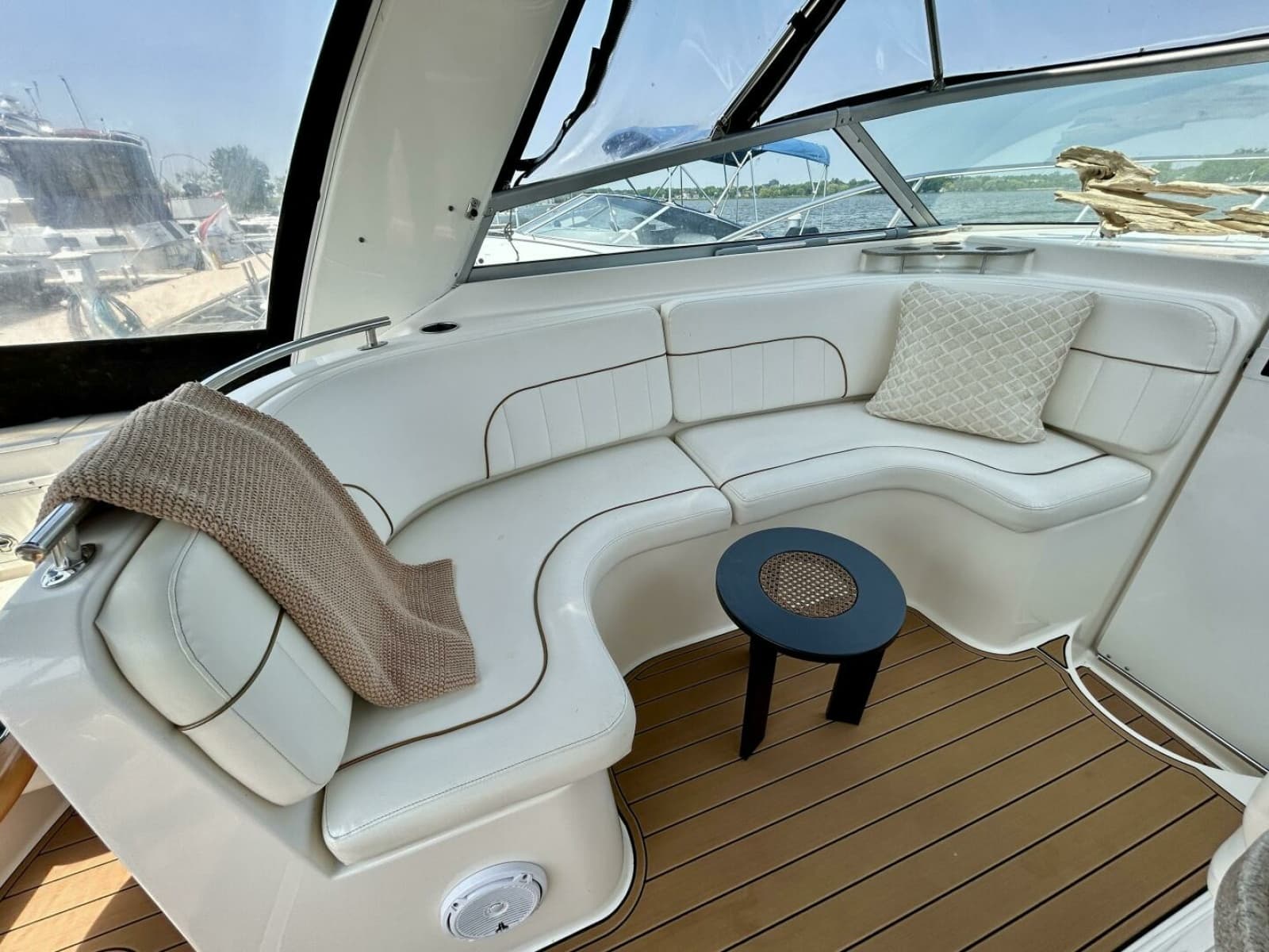 2003 Rinker 310 Fiesta Vee - Photo 10