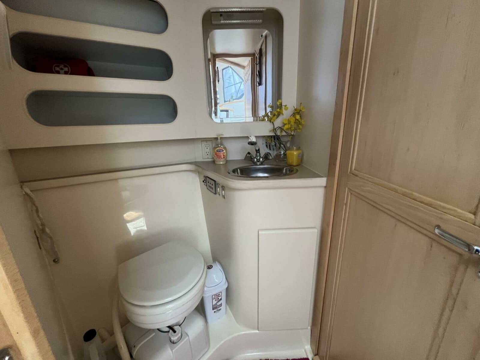 1996 Carver 370 Aft Cabin - Photo 51