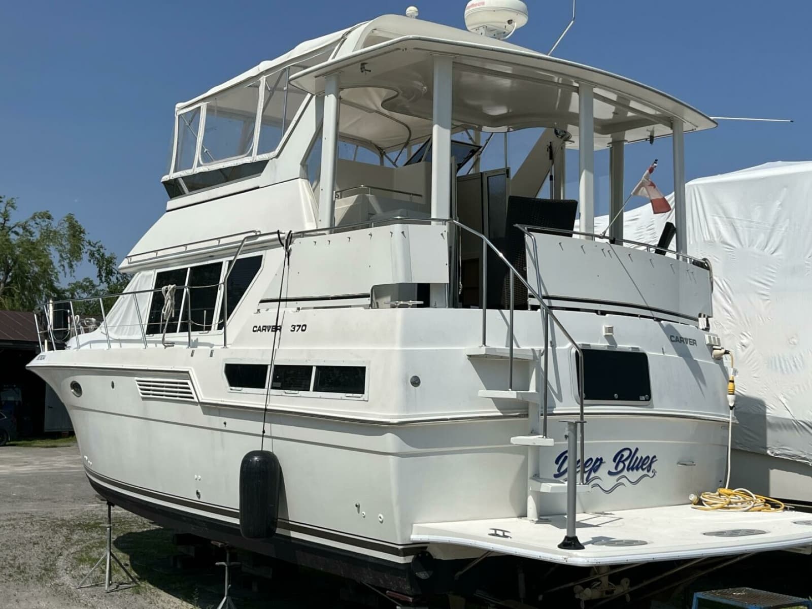 1996 Carver 370 Aft Cabin - Photo 4
