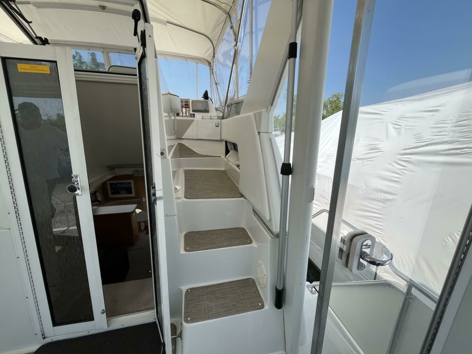 1996 Carver 370 Aft Cabin - Photo 15