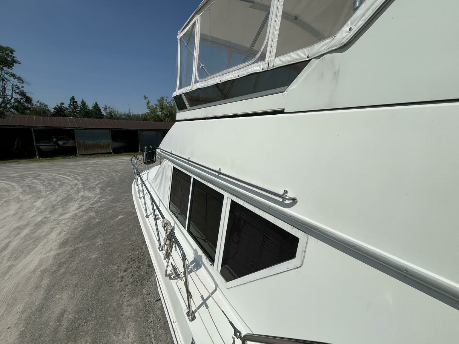 1996 Carver 370 Aft Cabin - Photo 16