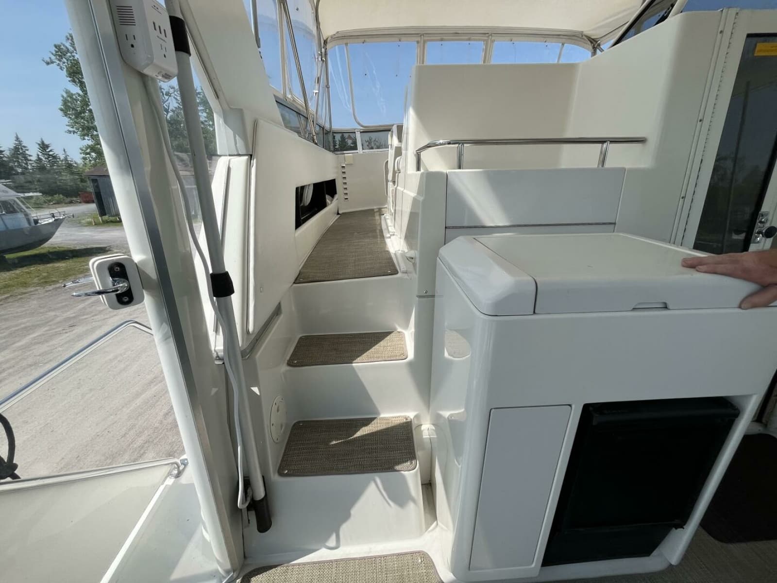 1996 Carver 370 Aft Cabin - Photo 17