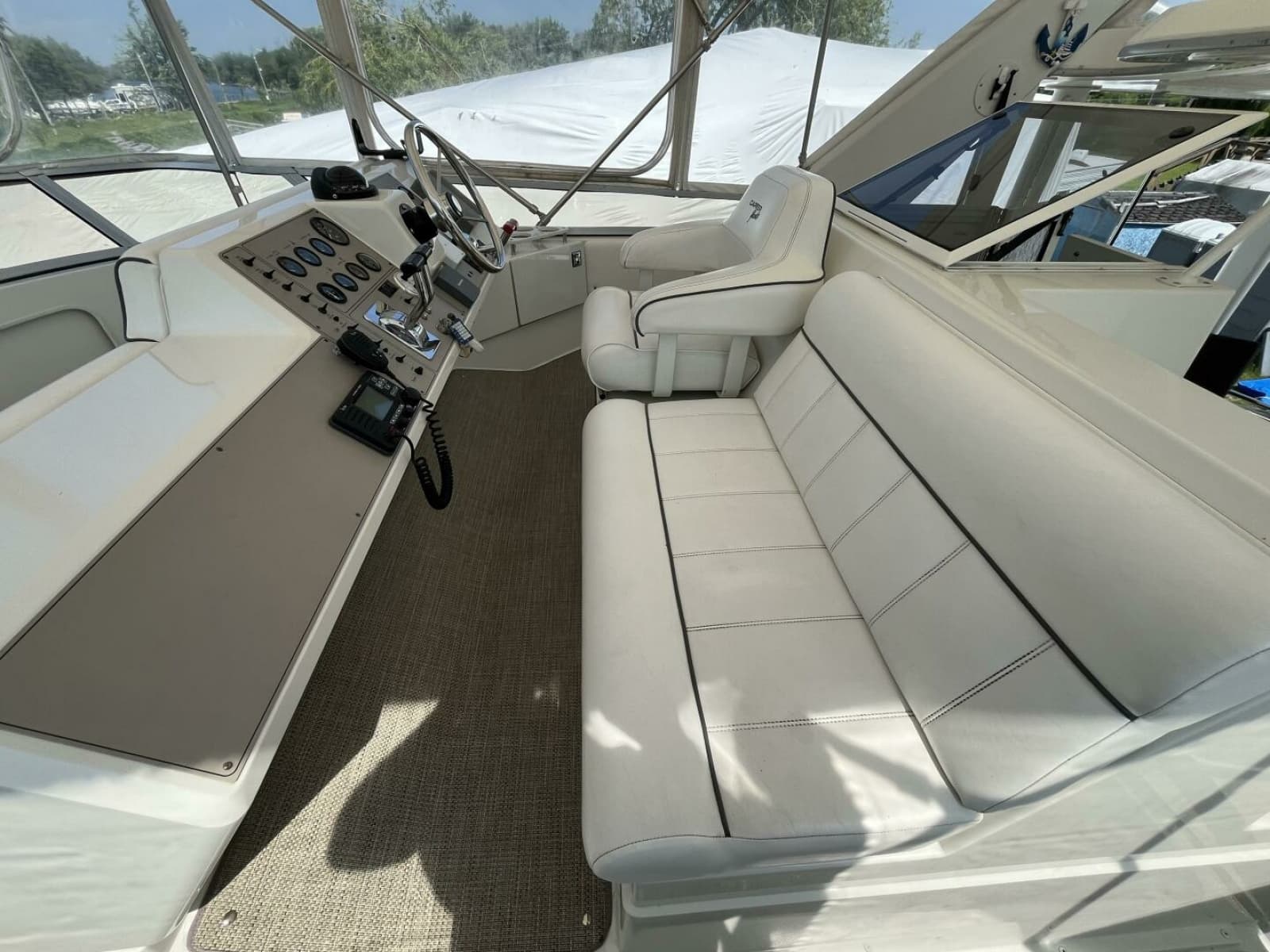 1996 Carver 370 Aft Cabin - Photo 21