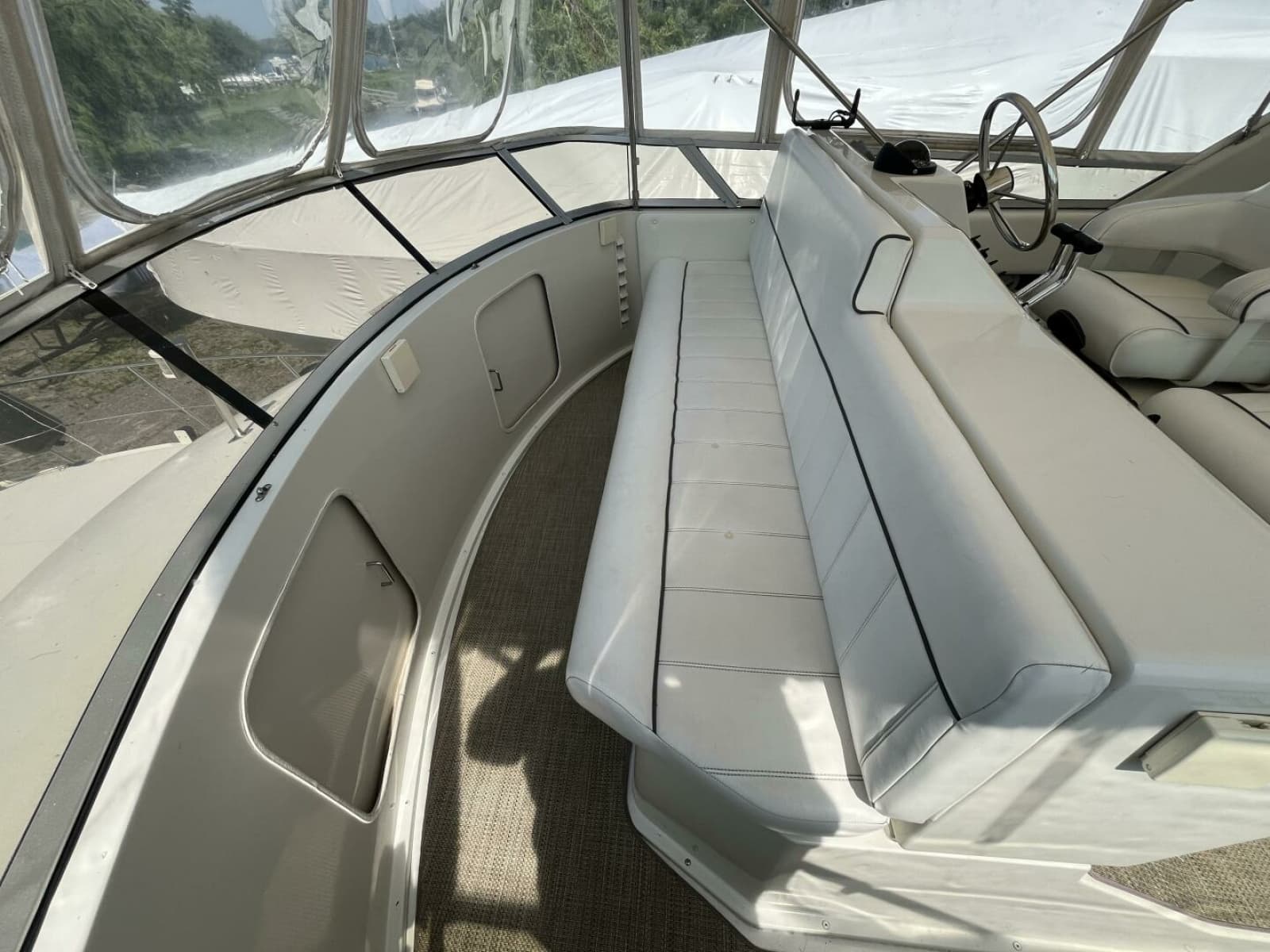 1996 Carver 370 Aft Cabin - Photo 22