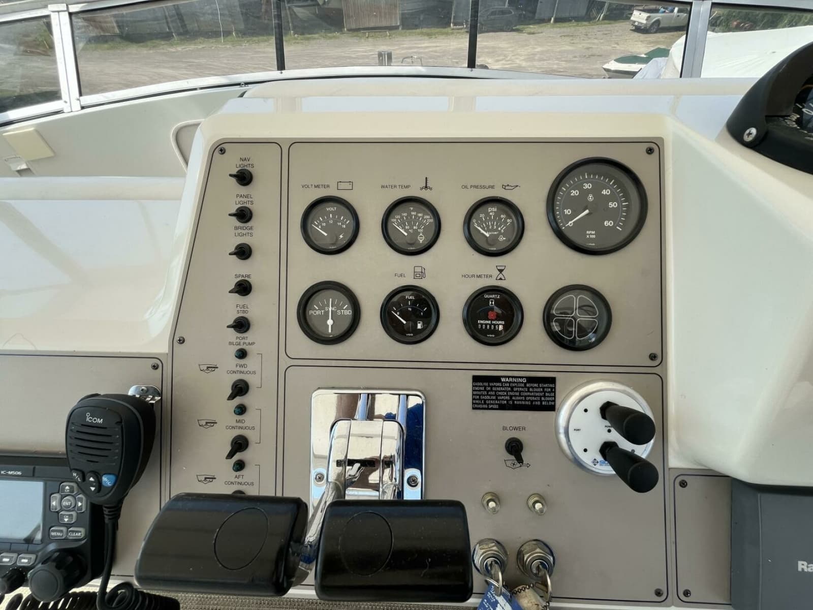 1996 Carver 370 Aft Cabin - Photo 28