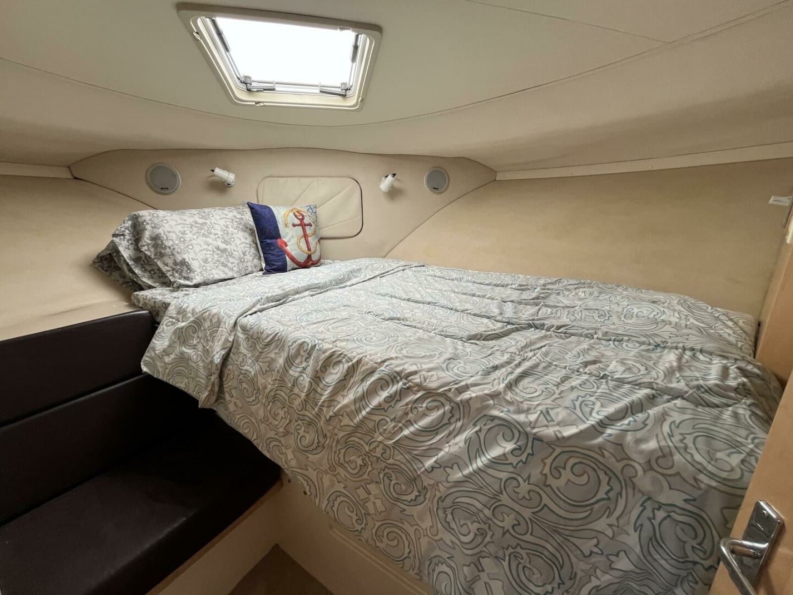 1996 Carver 370 Aft Cabin - Photo 47