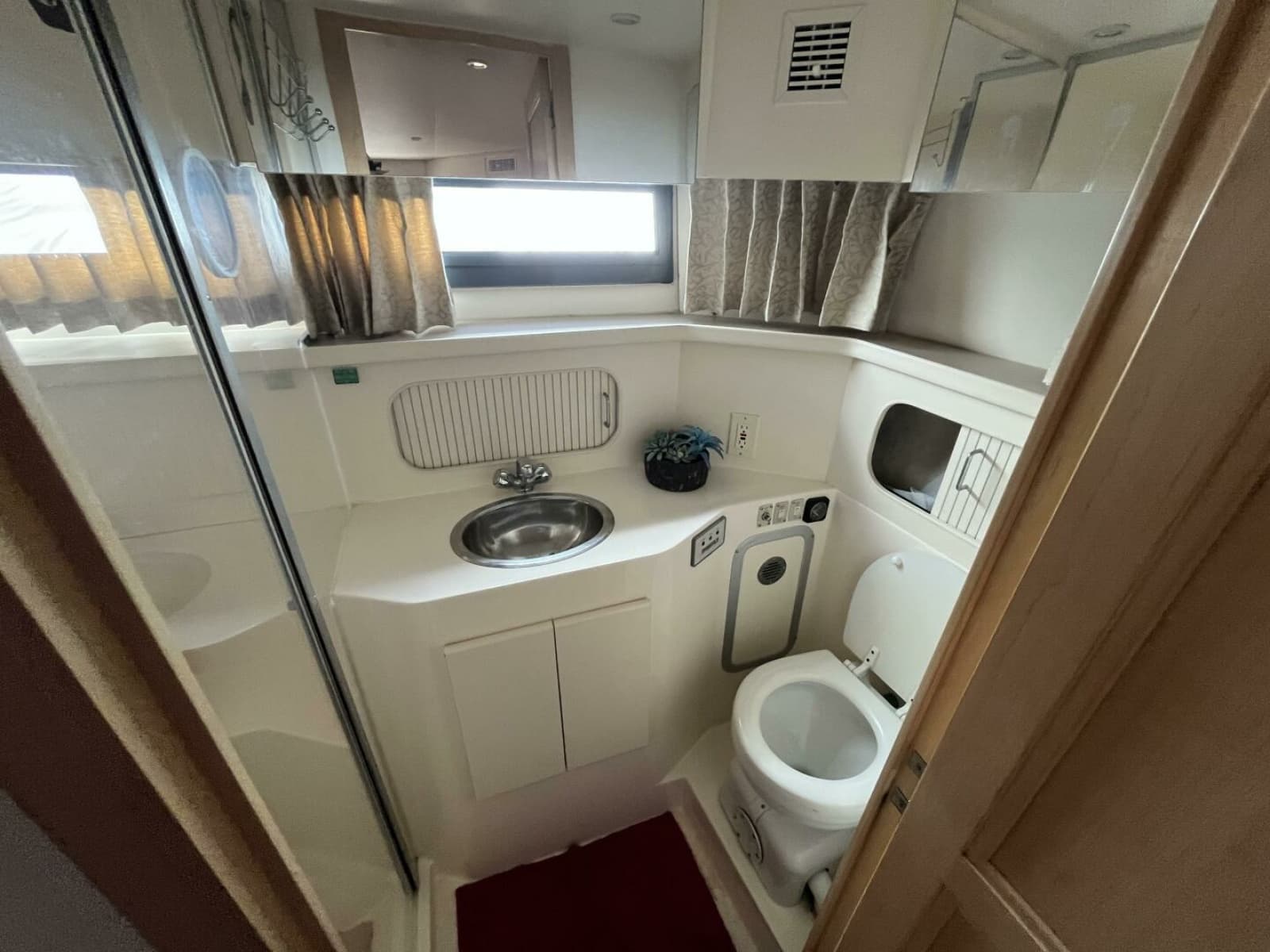 1996 Carver 370 Aft Cabin - Photo 58