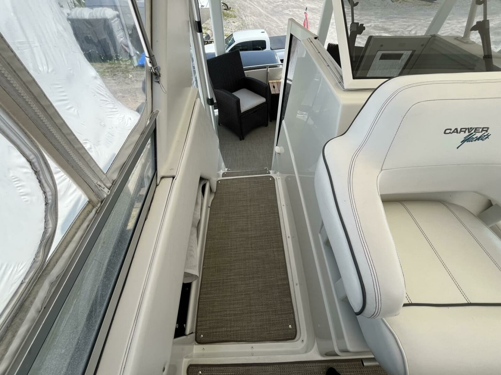 1996 Carver 370 Aft Cabin - Photo 34