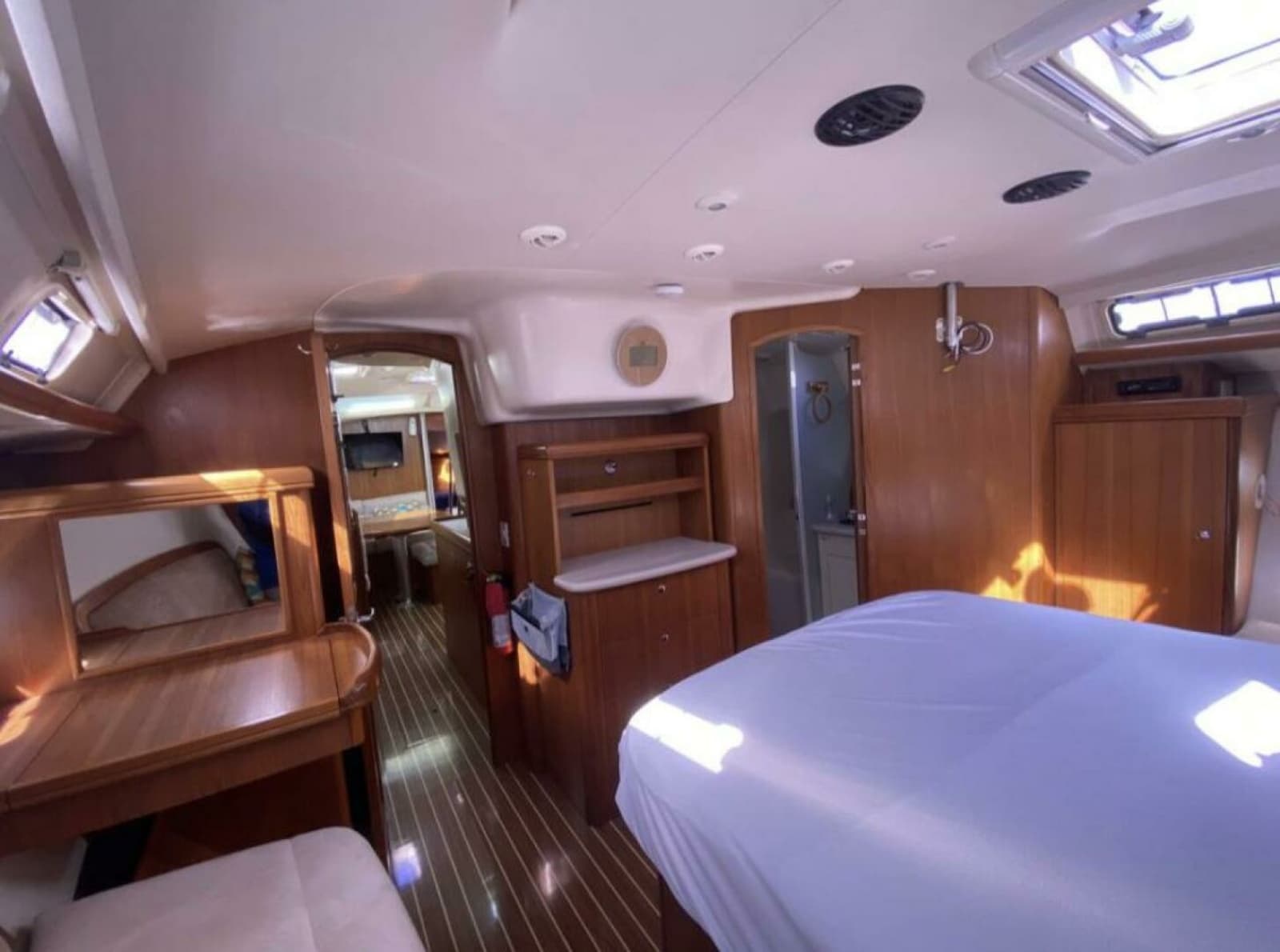 2006 Hunter 45 Center Cockpit - Photo 24