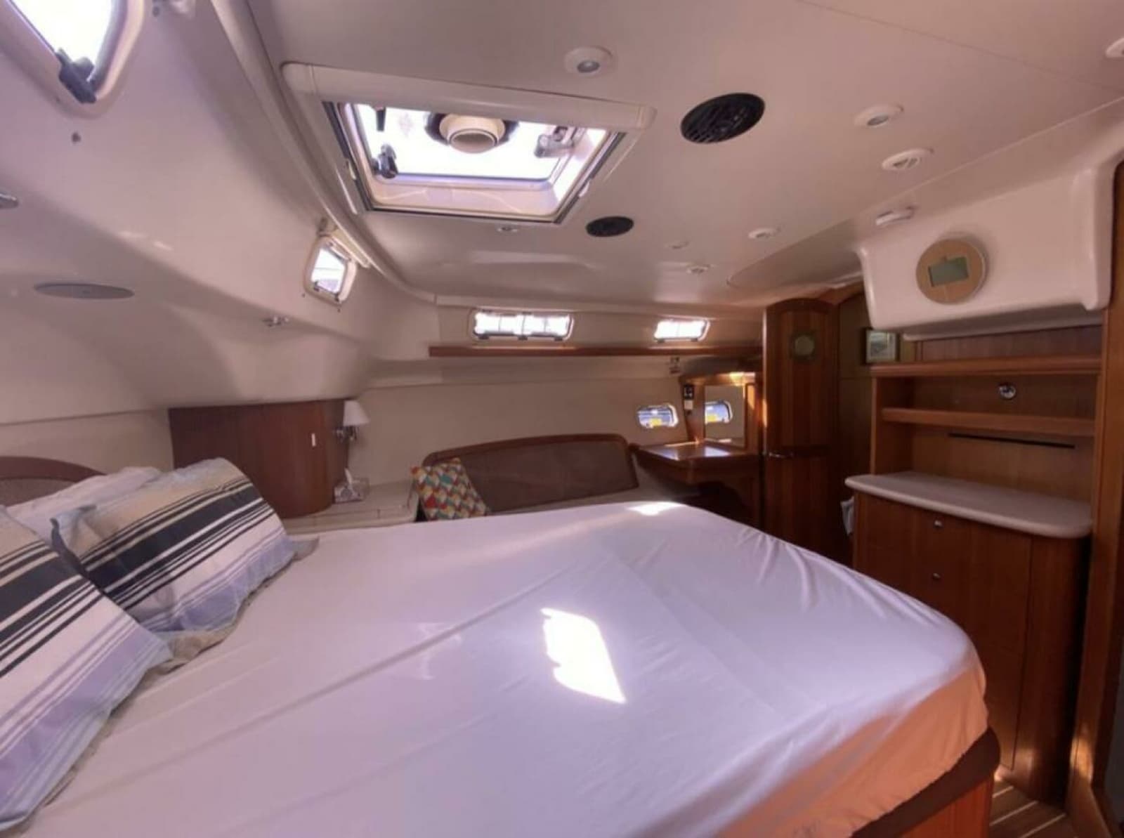 2006 Hunter 45 Center Cockpit - Photo 25