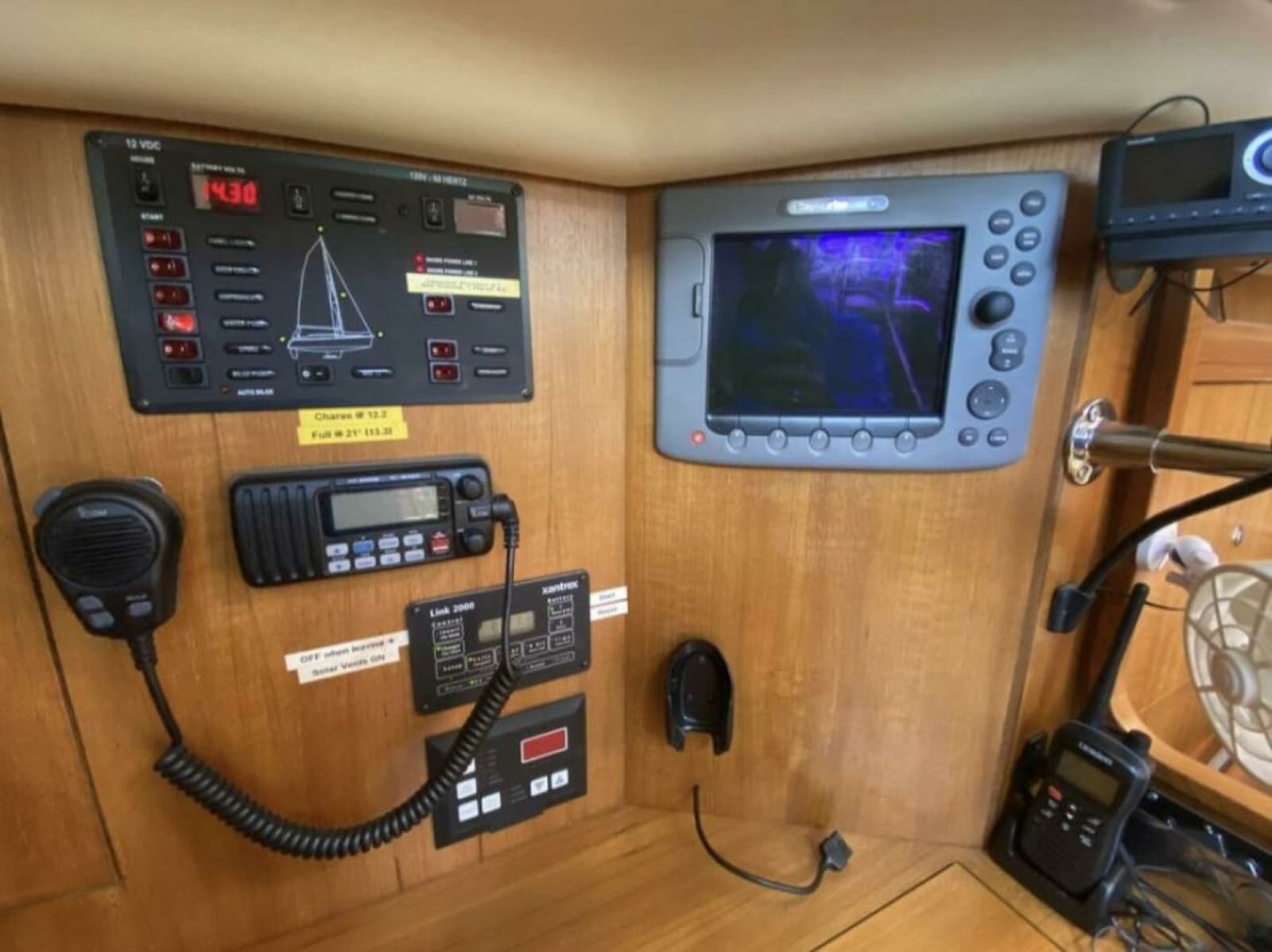 2006 Hunter 45 Center Cockpit - Photo 28