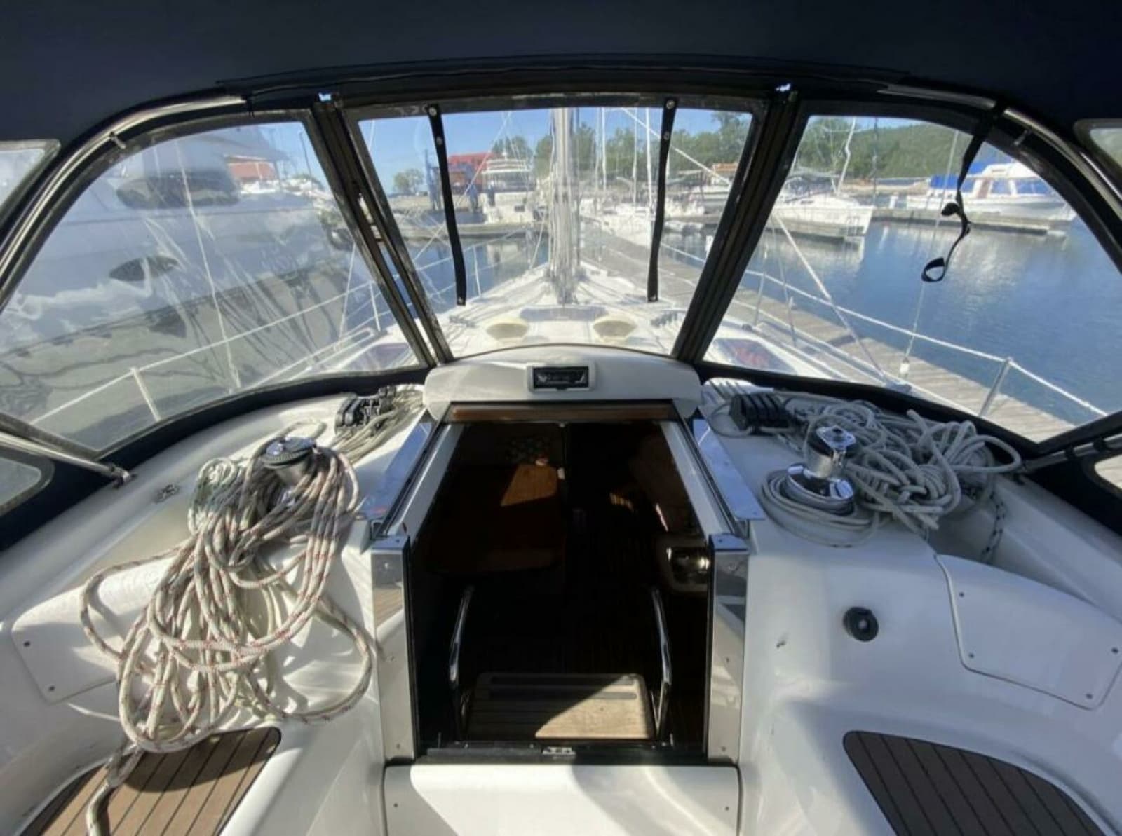 2006 Hunter 45 Center Cockpit - Photo 12