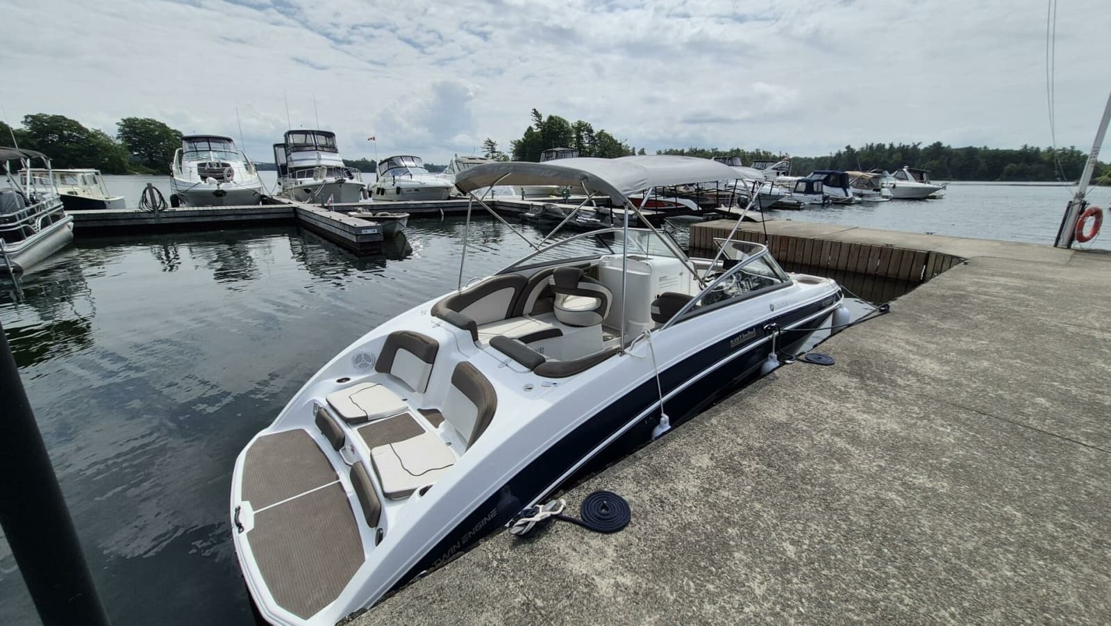 2012 Yamaha Boats 242 Limited - Photo 2
