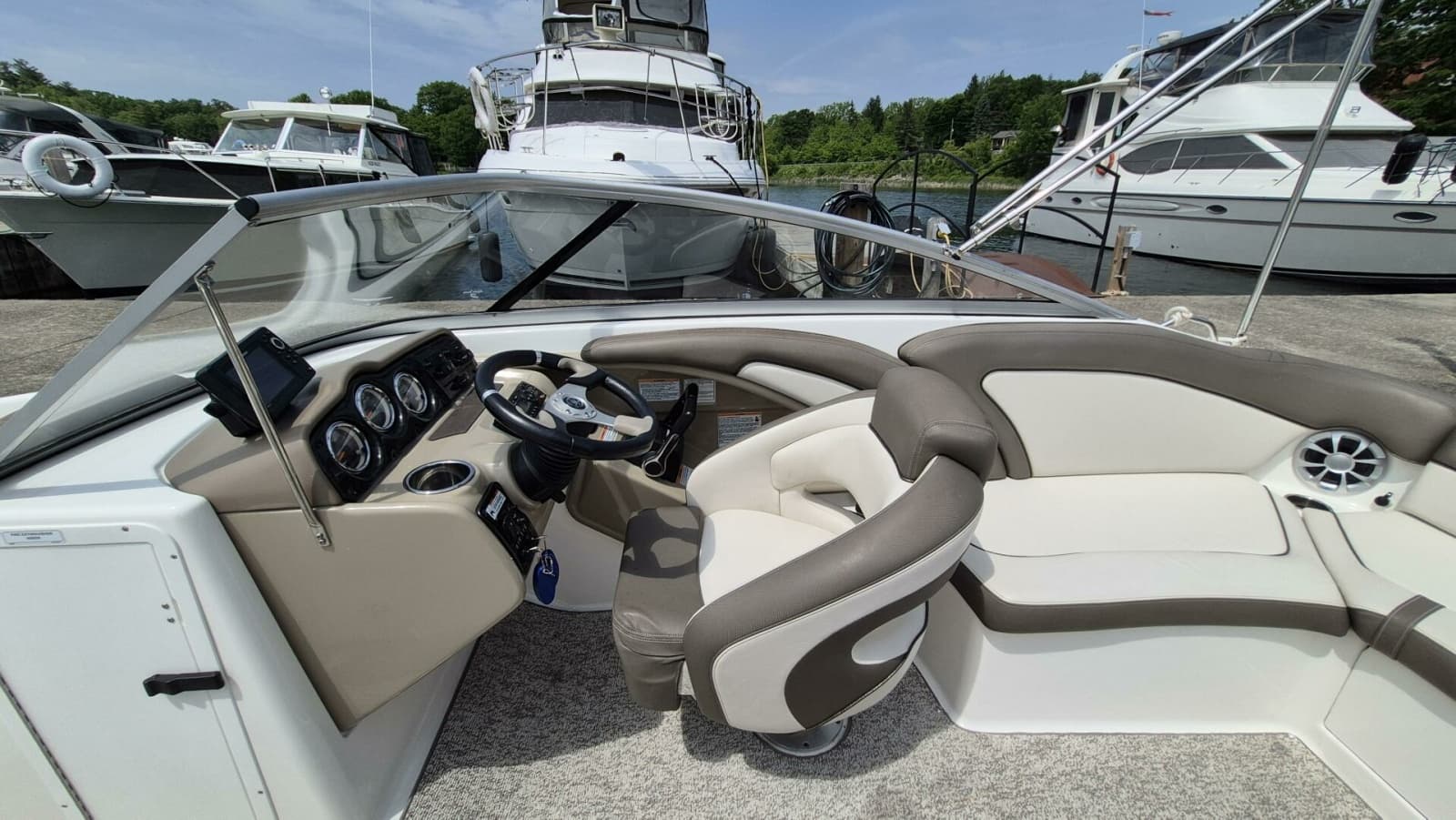 2012 Yamaha Boats 242 Limited - Photo 8