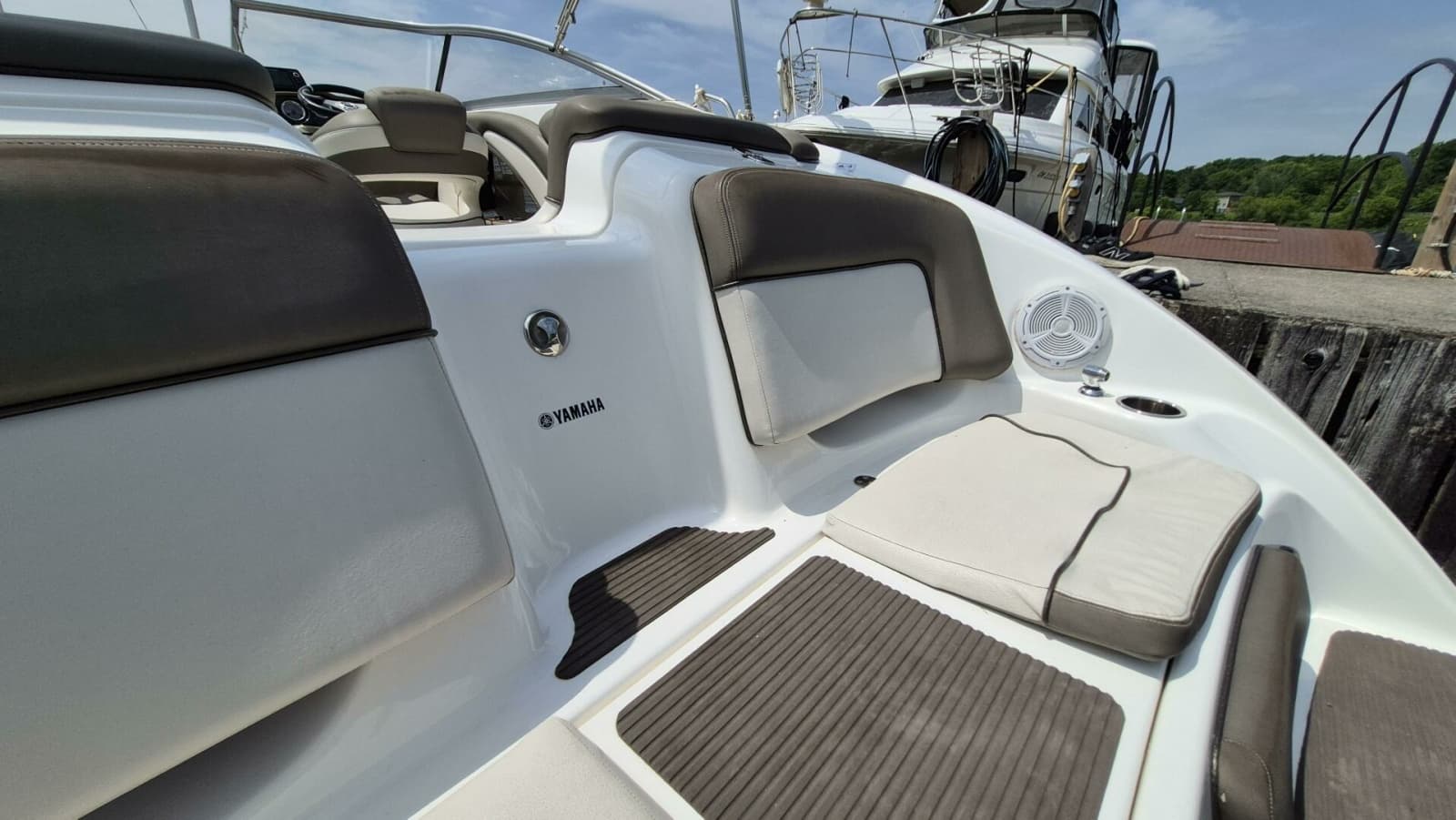 2012 Yamaha Boats 242 Limited - Photo 11