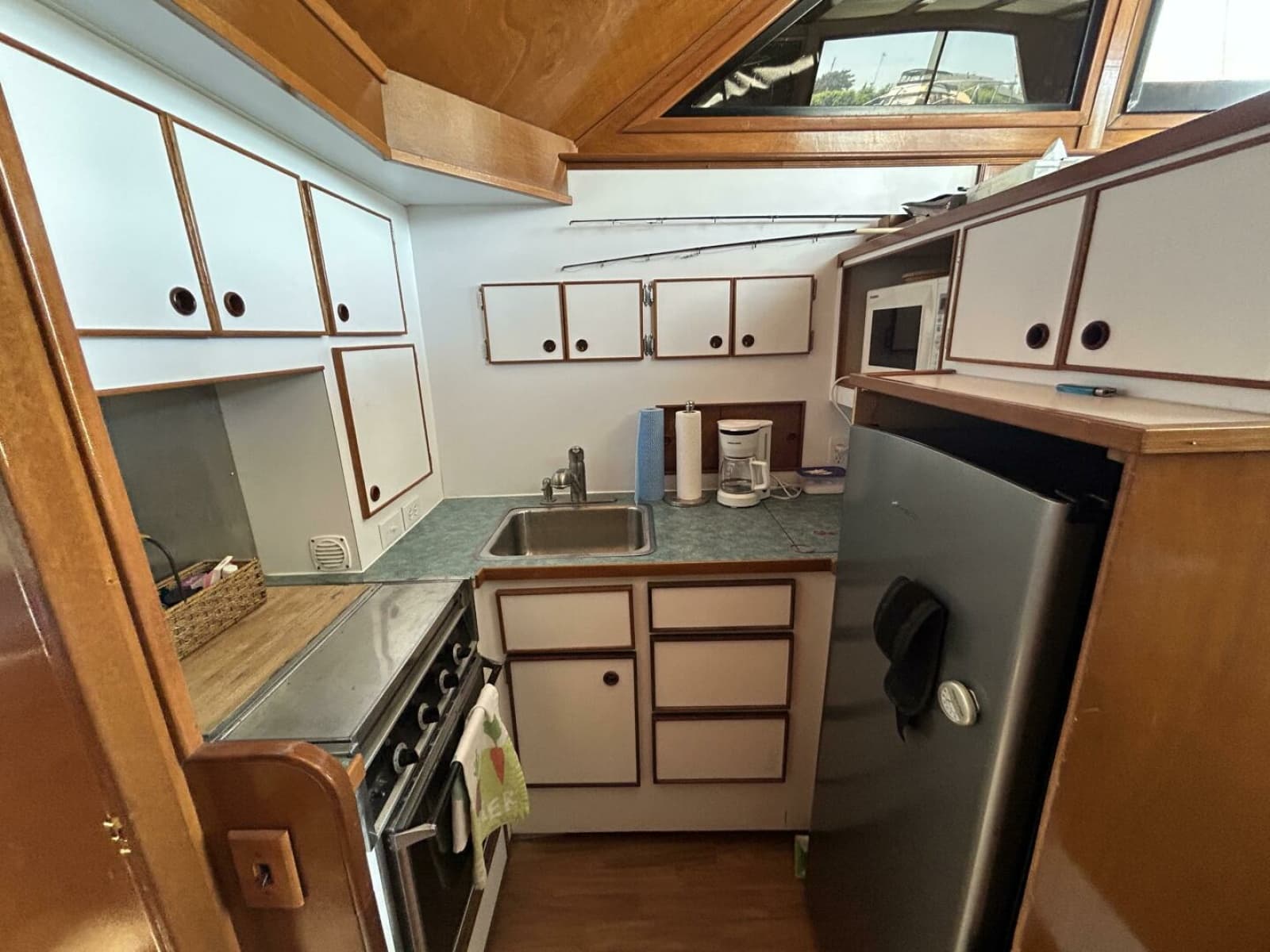 1984 Hatteras 36 Convertible - Photo 51