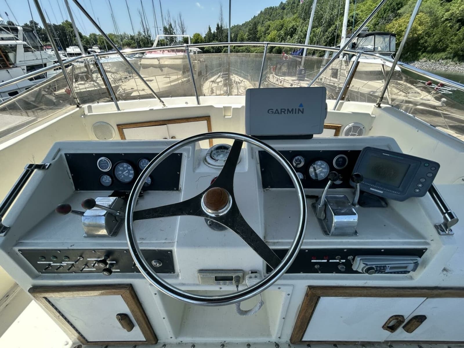 1984 Hatteras 36 Convertible - Photo 33