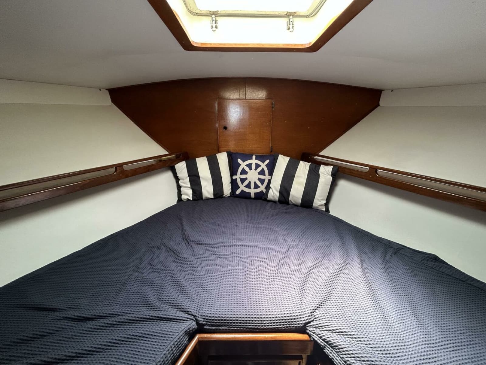 1984 Hatteras 36 Convertible - Photo 53