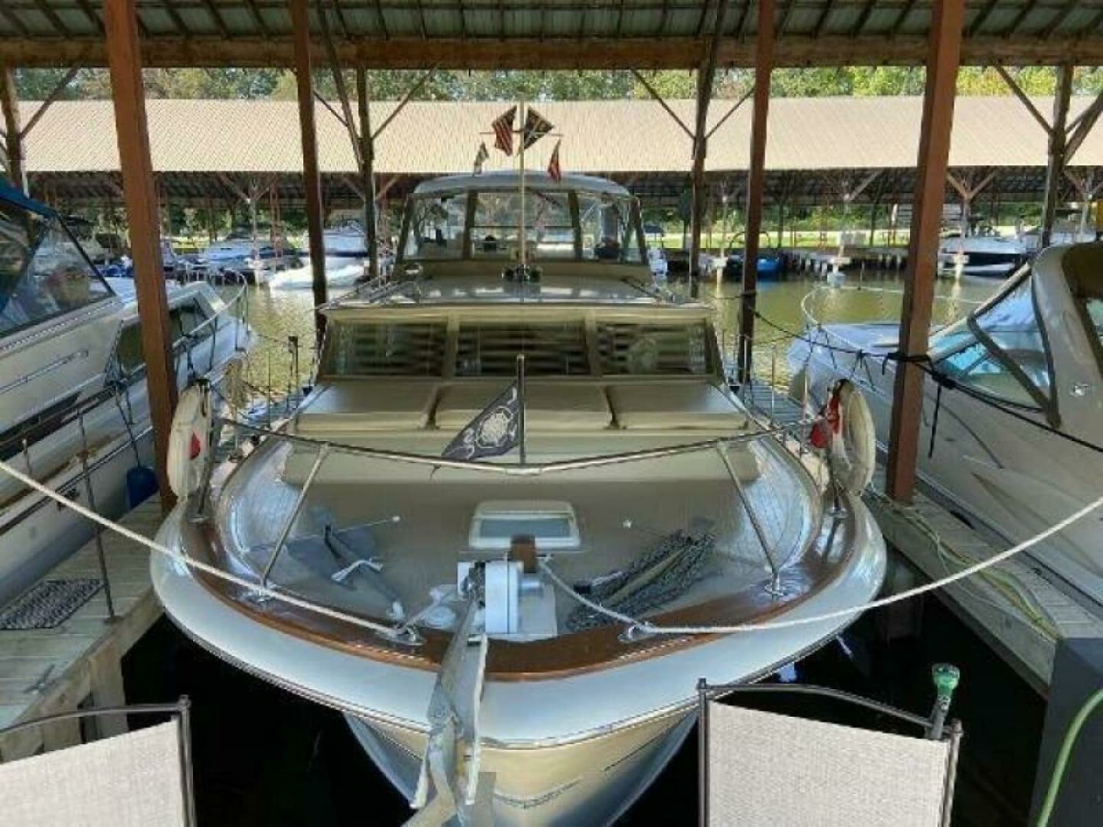 1970 Chris-Craft 42 Commander - Photo 2